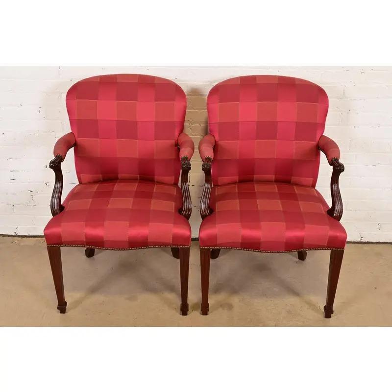 Baker Furniture Englische Regency-Sessel oder Dining Captain Chairs, Paar (amerikanisch) im Angebot