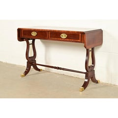 Baker Furniture – Konsolentisch oder Sofatisch im englischen Regency-Stil mit Leierfuß