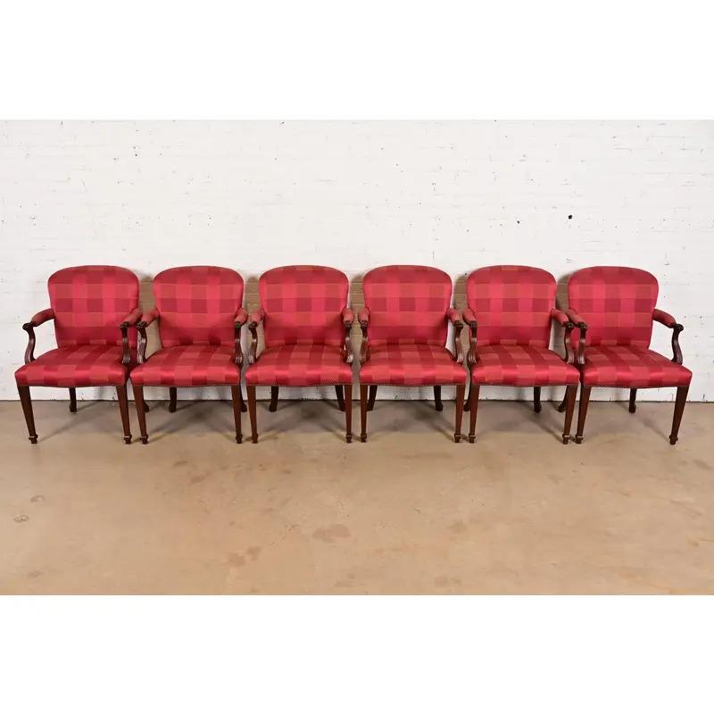 Juego de seis sillas de comedor tapizadas Regencia Inglesa de Baker Furniture Estadounidense en venta