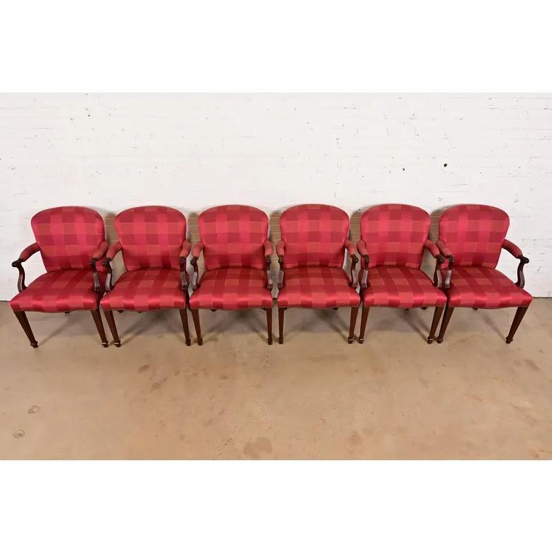 Juego de seis sillas de comedor tapizadas Regencia Inglesa de Baker Furniture finales del siglo XX en venta