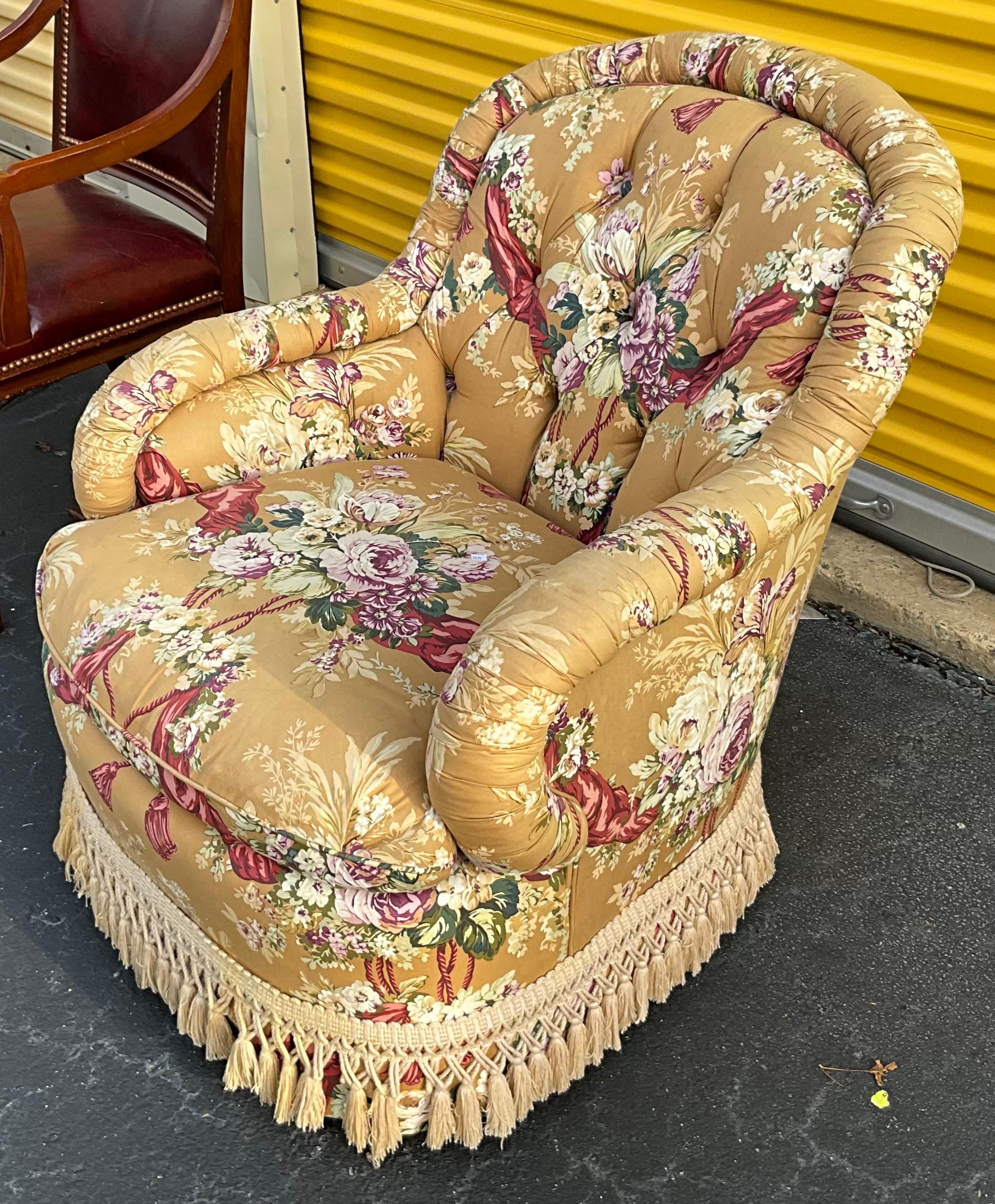 Baker Furniture English Victorian Style Club Chair In Vintage Chintz Upholstery  2