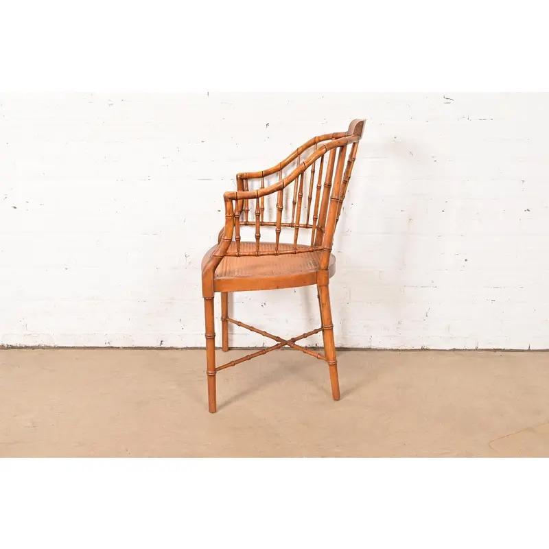 Poltrona Regency in finto bambù e canna di Baker Furniture, anni '60 in vendita 5