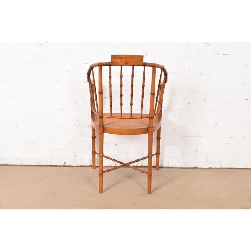 Poltrona Regency in finto bambù e canna di Baker Furniture, anni '60 in vendita 6