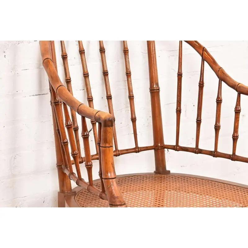 Poltrona Regency in finto bambù e canna di Baker Furniture, anni '60 in vendita 2