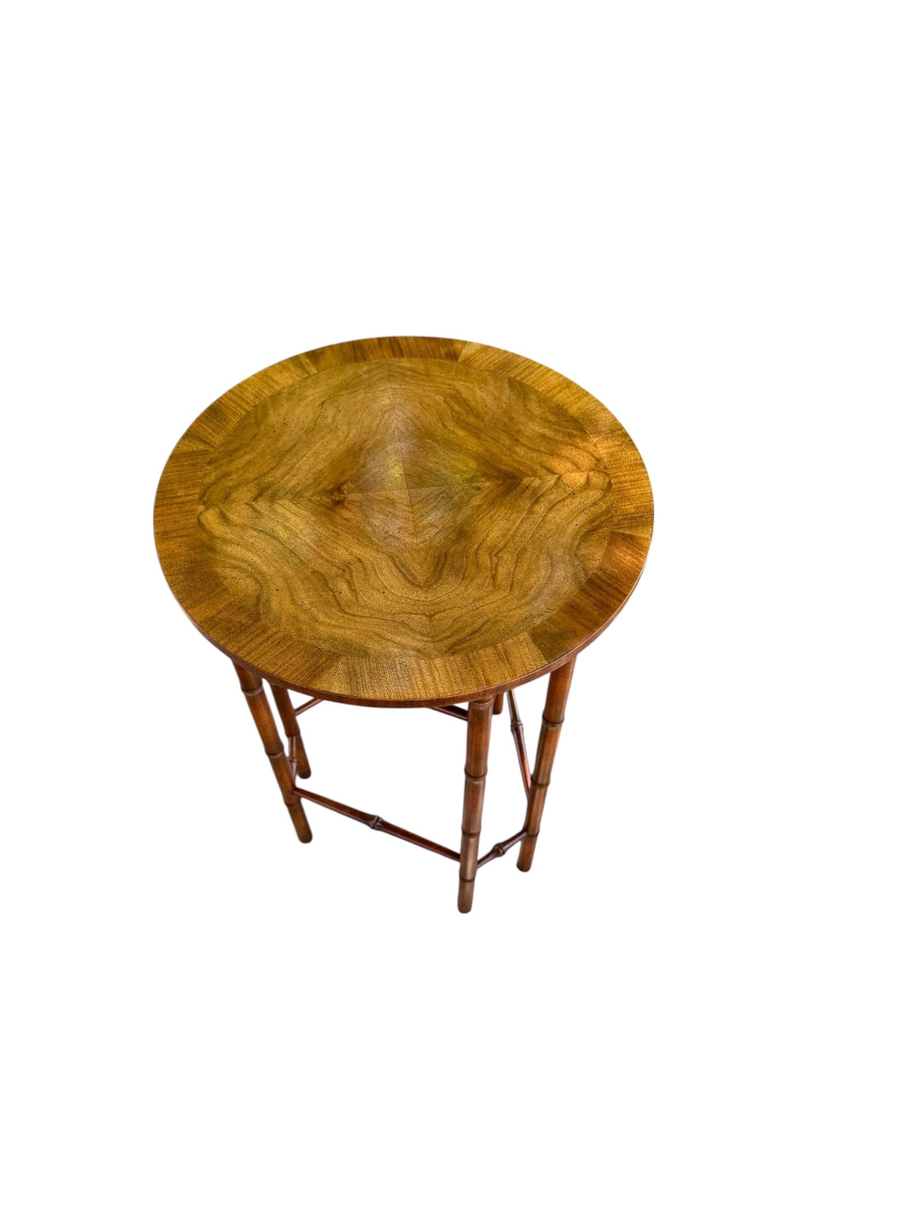 Tavolino in finto bambù in noce di Baker Furniture In condizioni discrete in vendita a Stafford, TX
