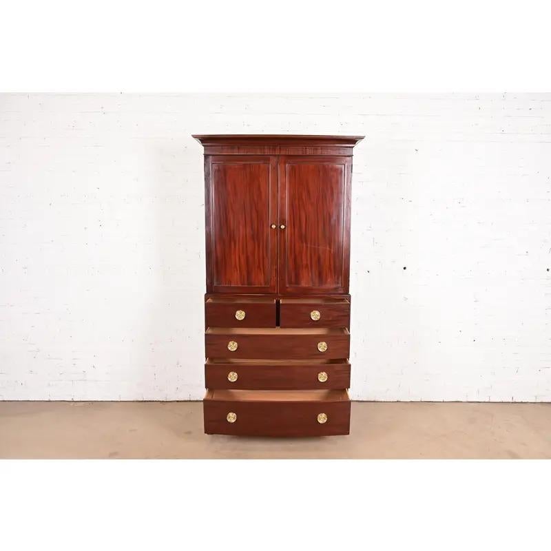 XX secolo Baker Furniture Feder, comò in mogano o pressa per la biancheria in vendita