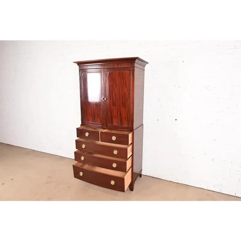 Ottone Baker Furniture Feder, comò in mogano o pressa per la biancheria in vendita