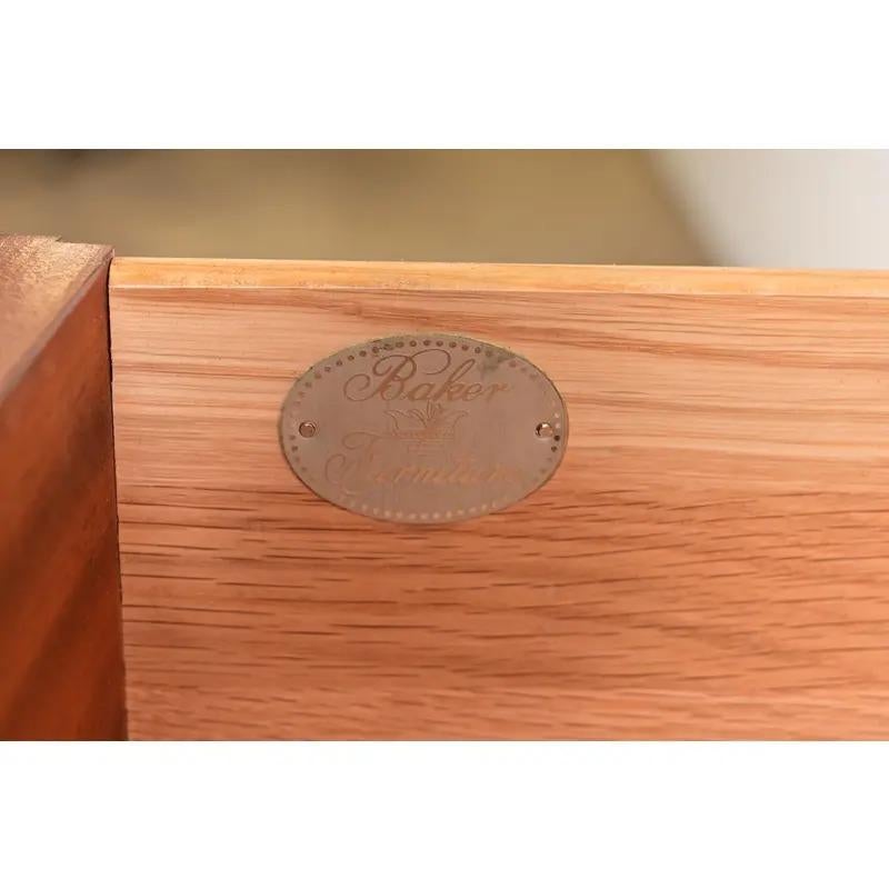 Baker Furniture Feder, comò in mogano o pressa per la biancheria in vendita 2