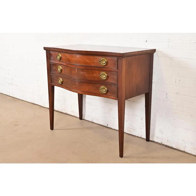 Baker Furniture Federal Mahogany Serpentine Front Buffet Server, Circa 1920 In Good Condition For Sale In South Bend, IN