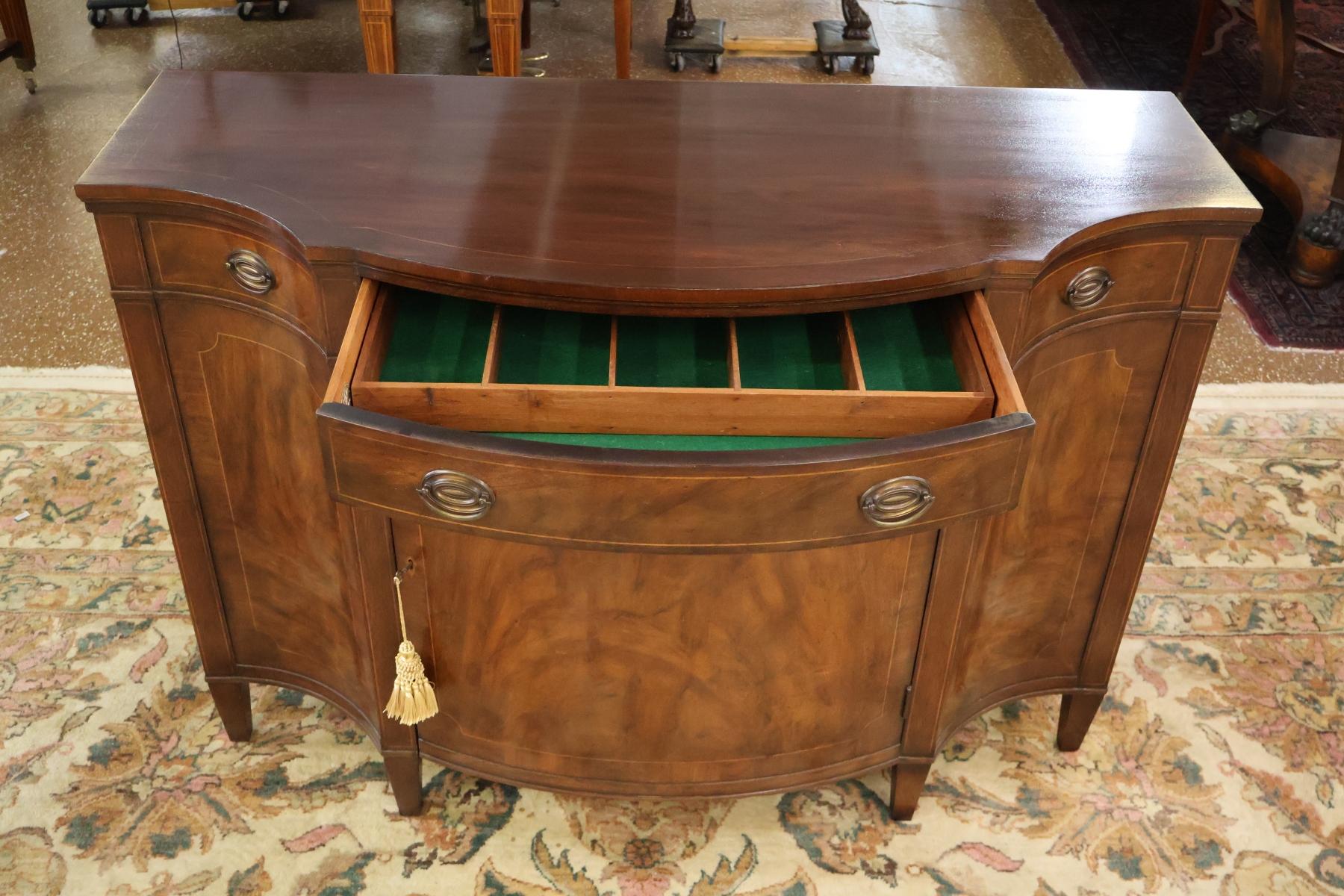 Baker Möbel Federal Regency Stil Mahagoni Sideboard Buffet Server im Angebot 7