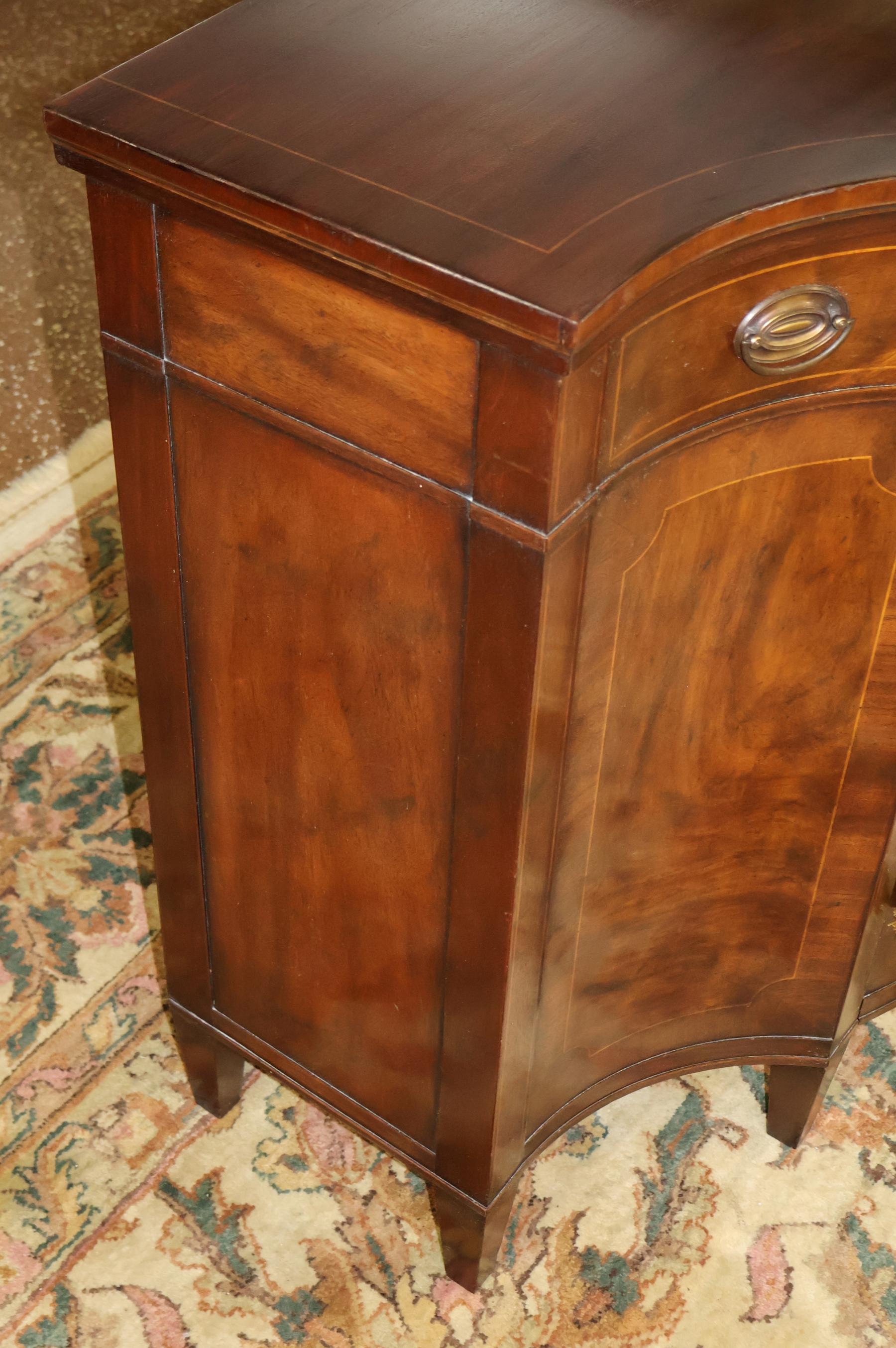 Baker Möbel Federal Regency Stil Mahagoni Sideboard Buffet Server im Angebot 1
