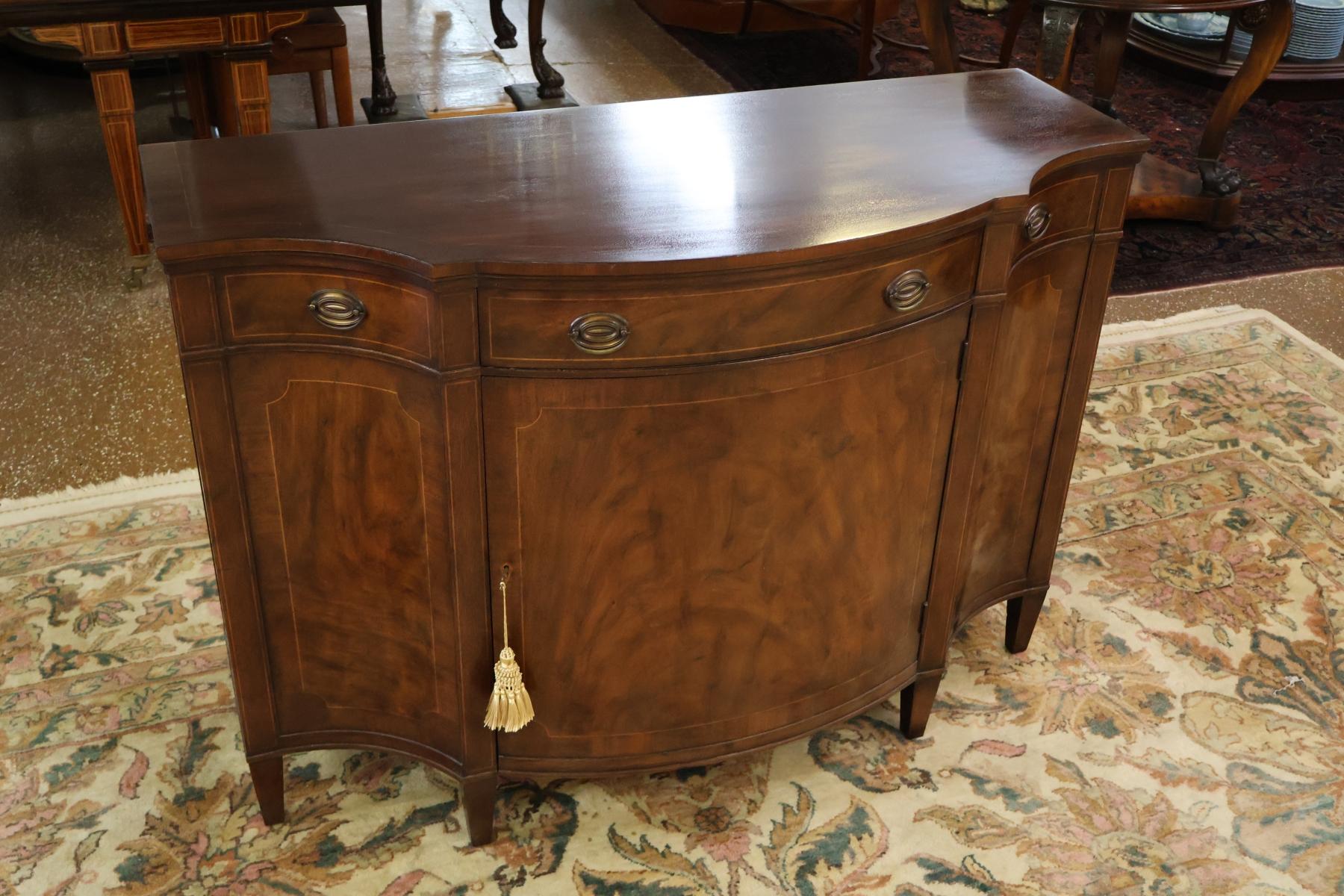 Baker Möbel Federal Regency Stil Mahagoni Sideboard Buffet Server im Angebot 4