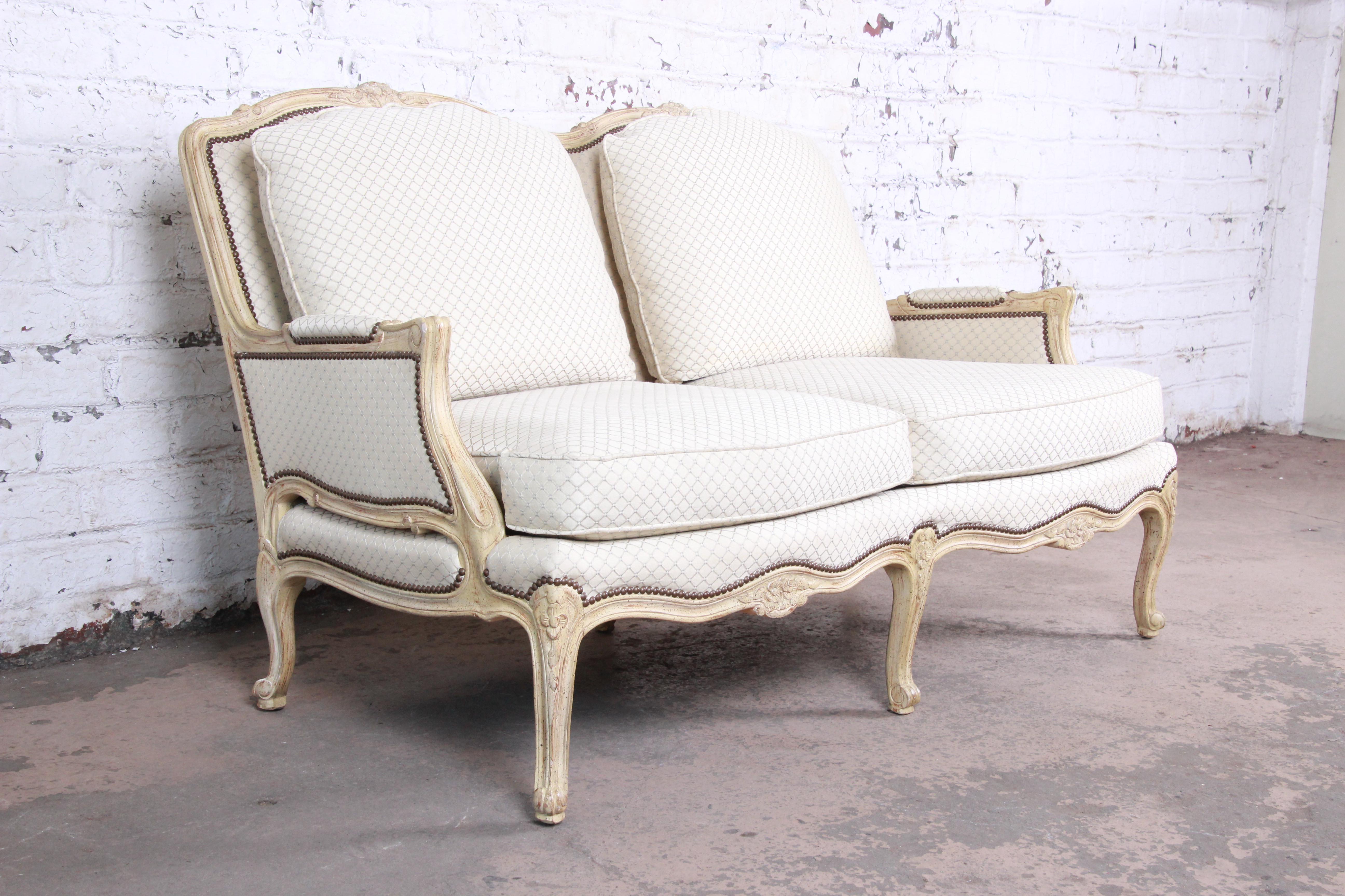 Baker Furniture French Carved Louis XV Style Loveseat In Good Condition In South Bend, IN