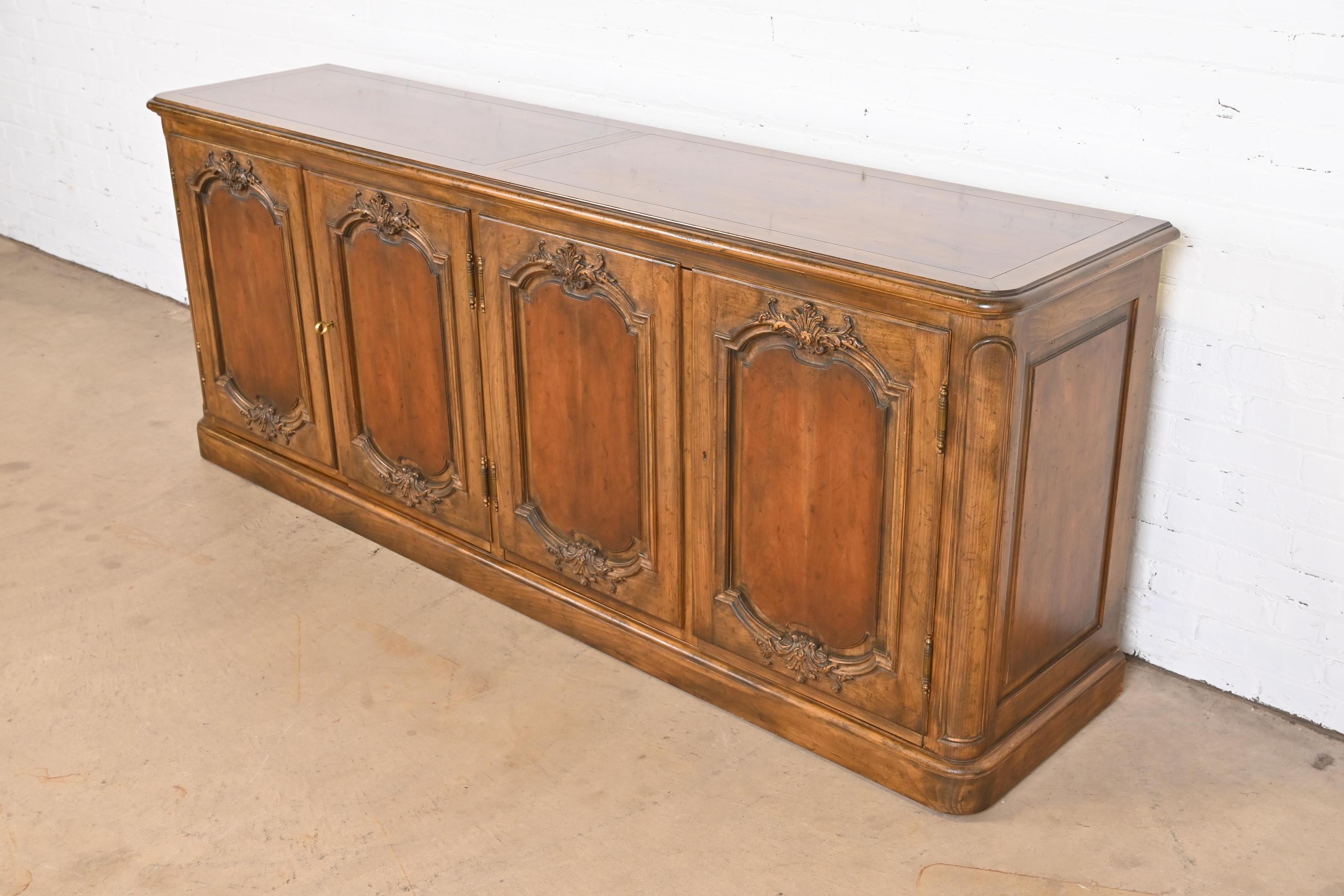 Baker Furniture French Country Carved Walnut Sideboard or Bar Cabinet, 1960s In Good Condition In South Bend, IN