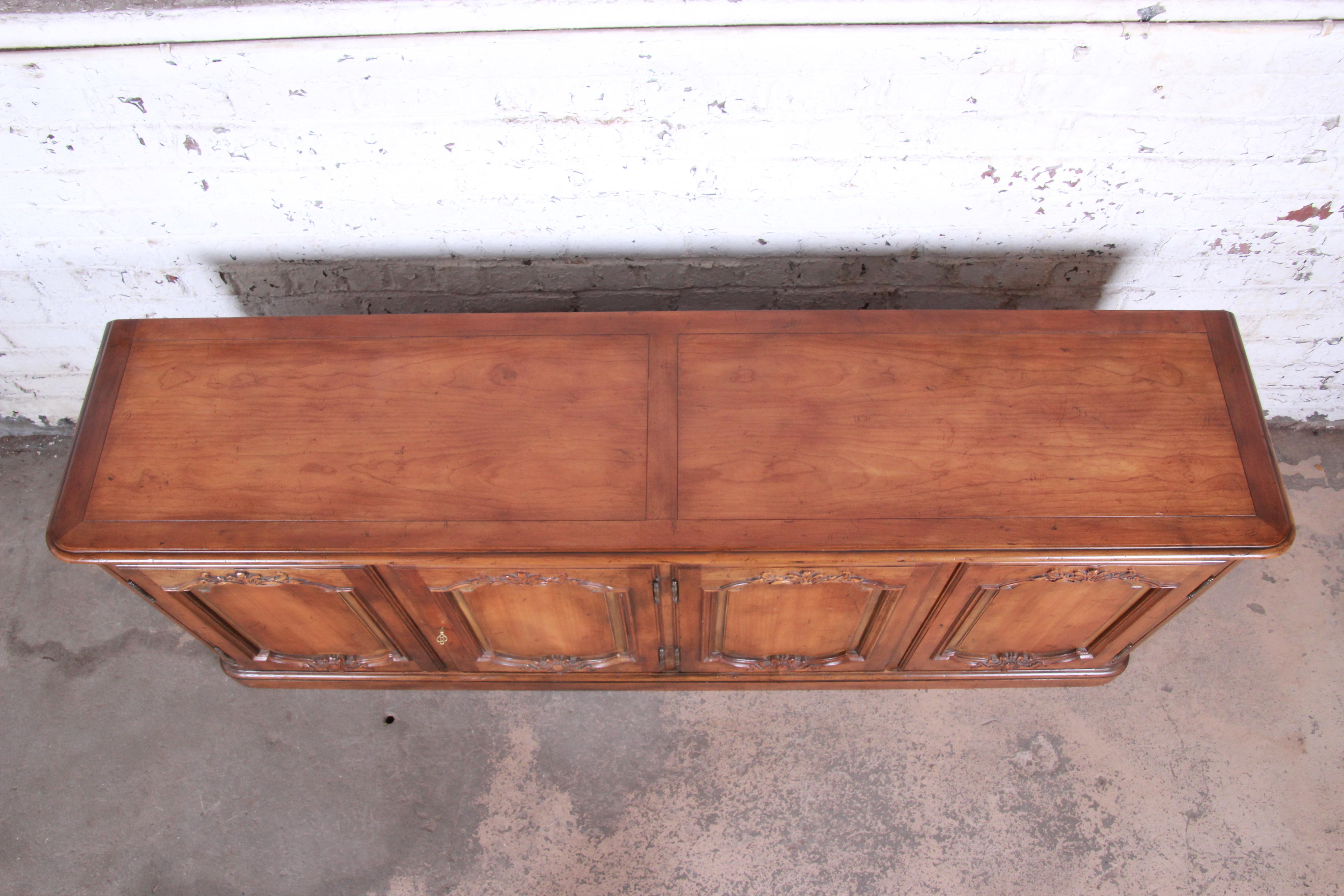Baker Furniture French Country Cherry Wood Sideboard Credenza or Bar Cabinet In Good Condition In South Bend, IN