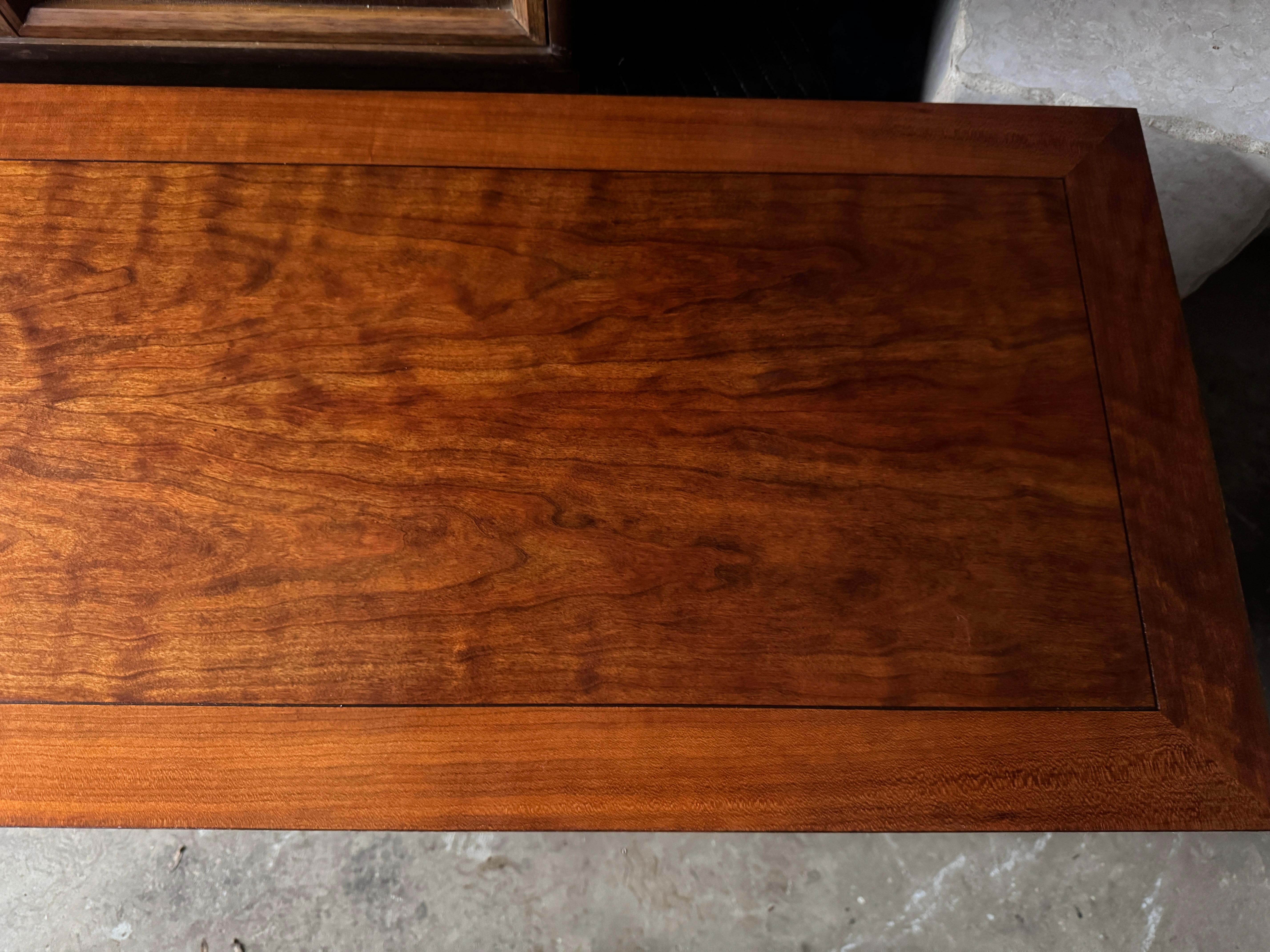 Baker Möbel Französisch Empire Furniture Kirsche & Wurzelholz 9-Schublade Kommode im Angebot 3