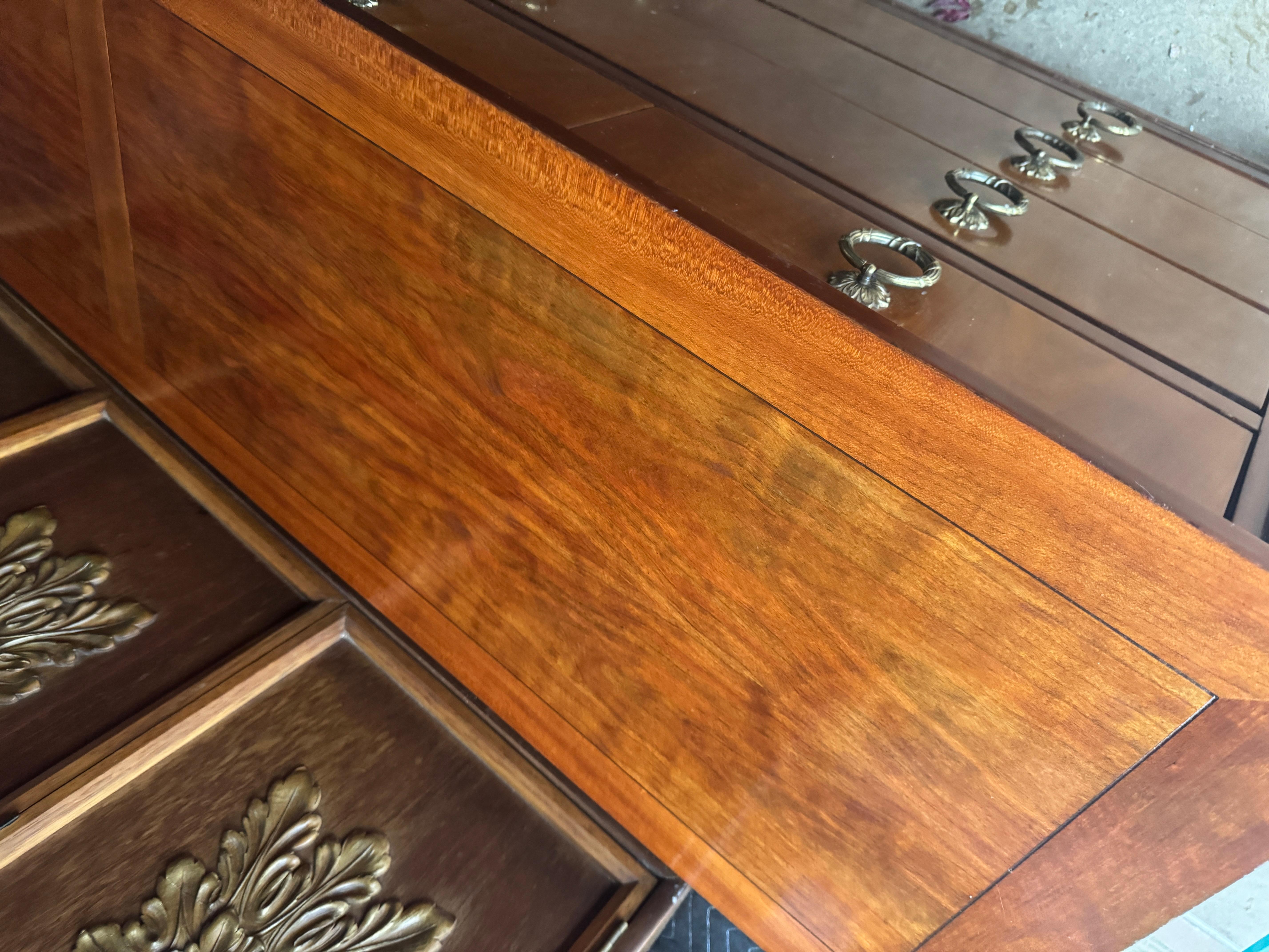 Baker Möbel Französisch Empire Furniture Kirsche & Wurzelholz 9-Schublade Kommode im Angebot 5