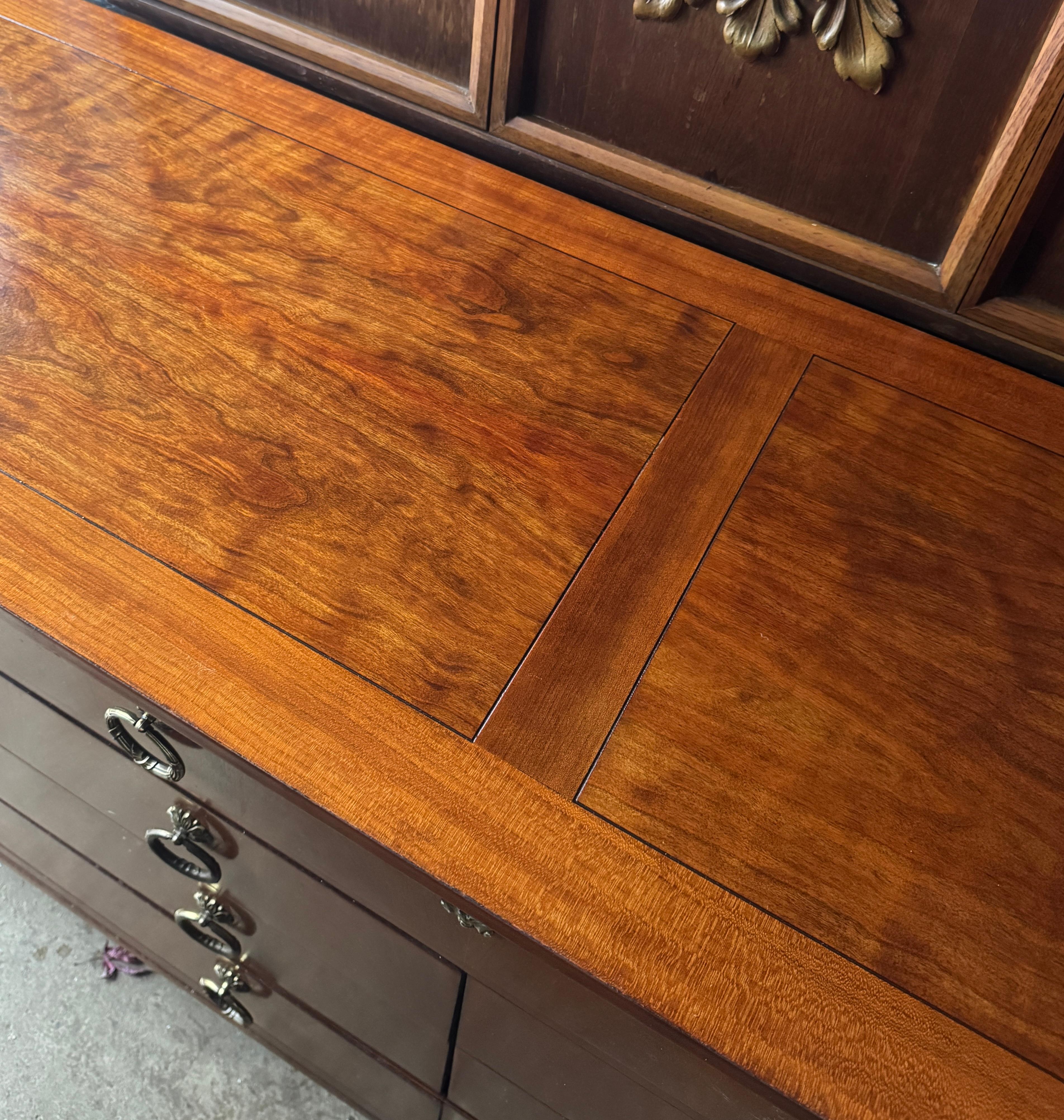Baker Möbel Französisch Empire Furniture Kirsche & Wurzelholz 9-Schublade Kommode im Angebot 7