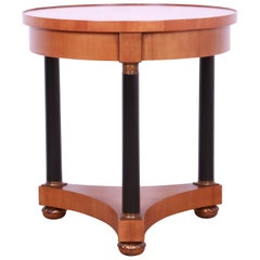 Baker Furniture Französisches Empire Kirschbaumholz und ebonisiertes Gueridon, neu lackiert