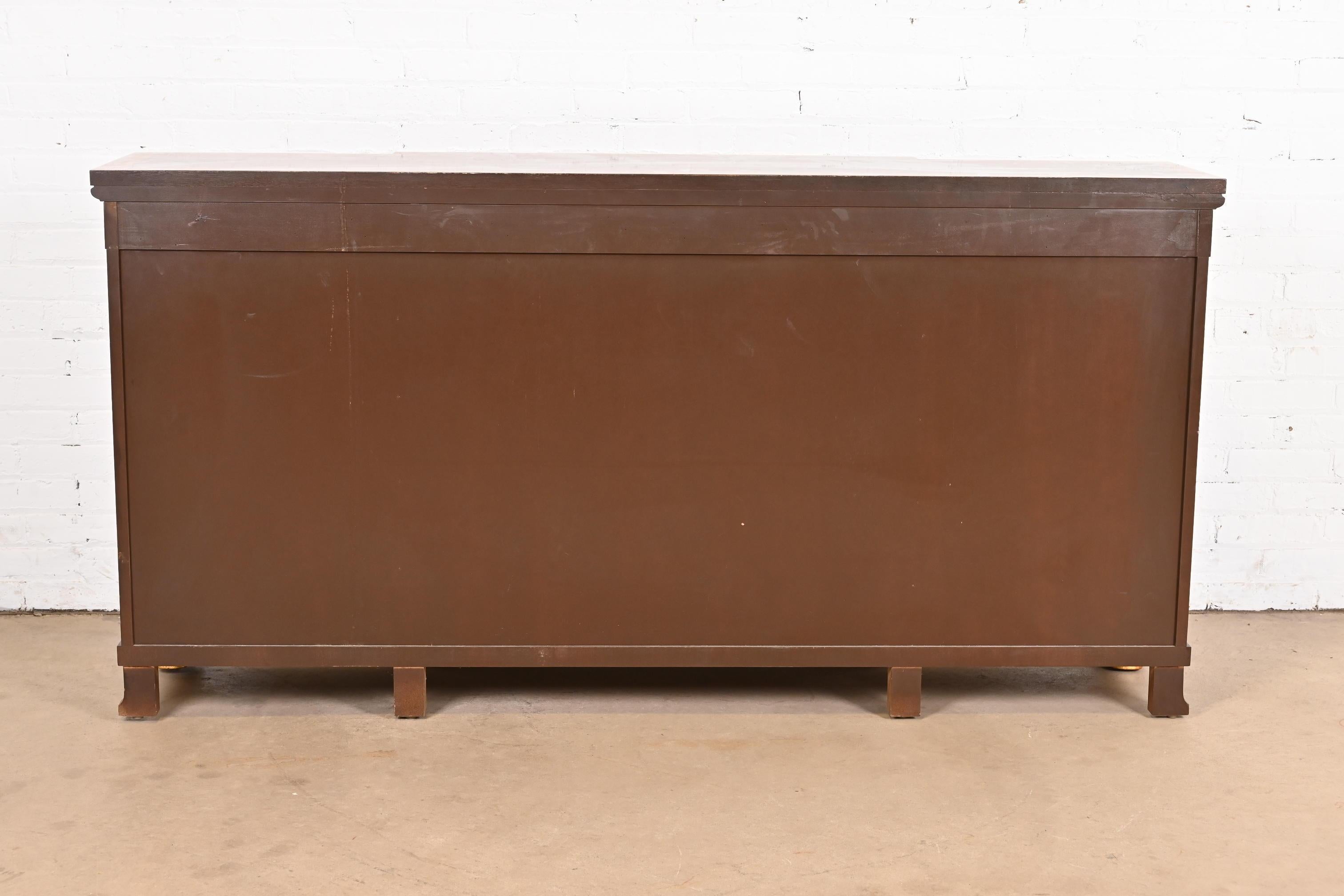 Buffet ou meuble de bar en acajou flamboyant Empire français de Baker Furniture en vente 5