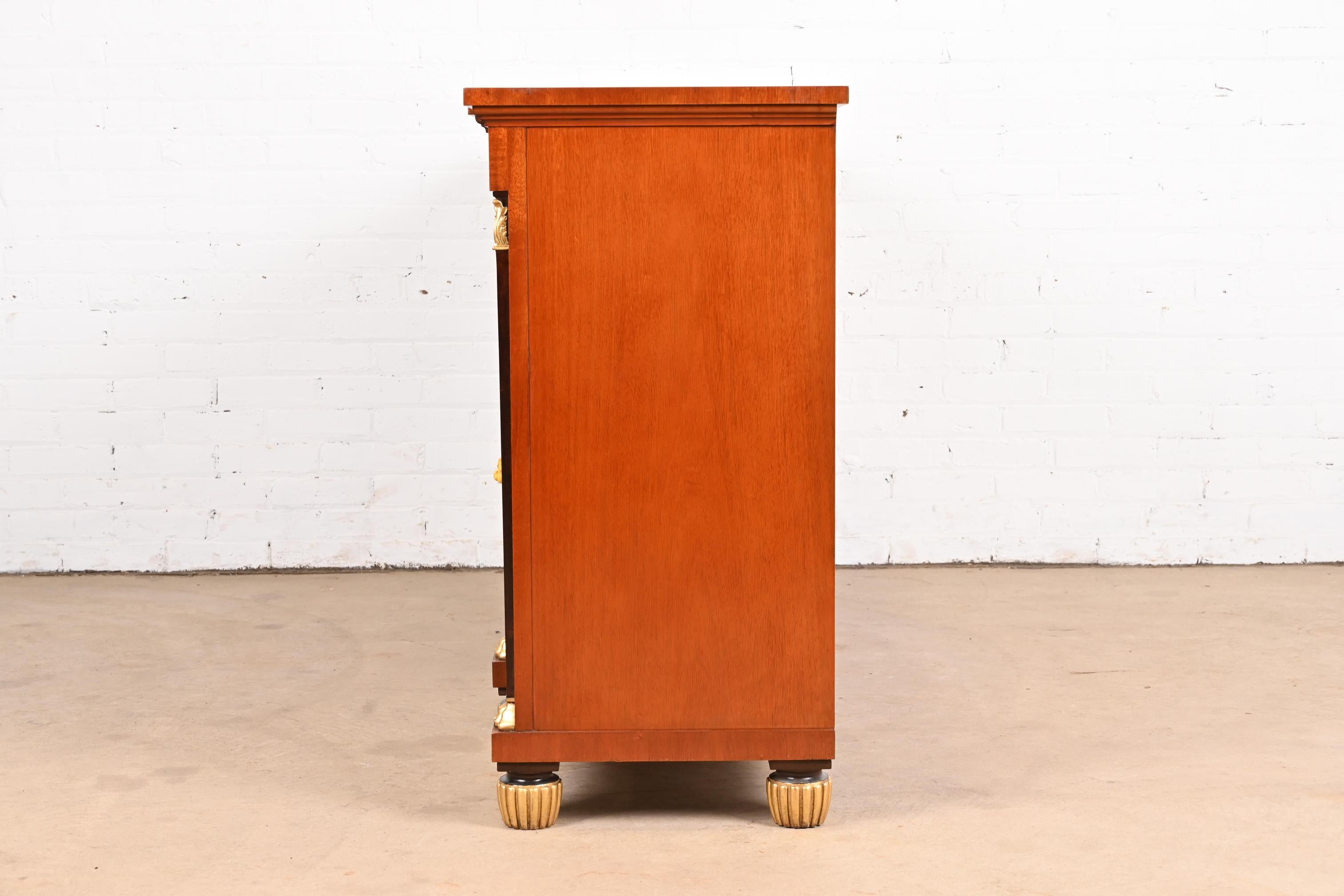 Französisches Empire-Sideboard oder Barschrank aus geflammtem Mahagoni von Baker Furniture im Angebot 9