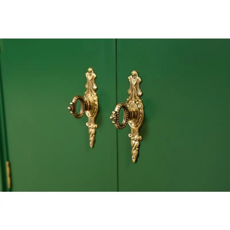 Baker Furniture Tables de nuit laquées vertes de l'Empire français, nouvellement revernies en vente 1