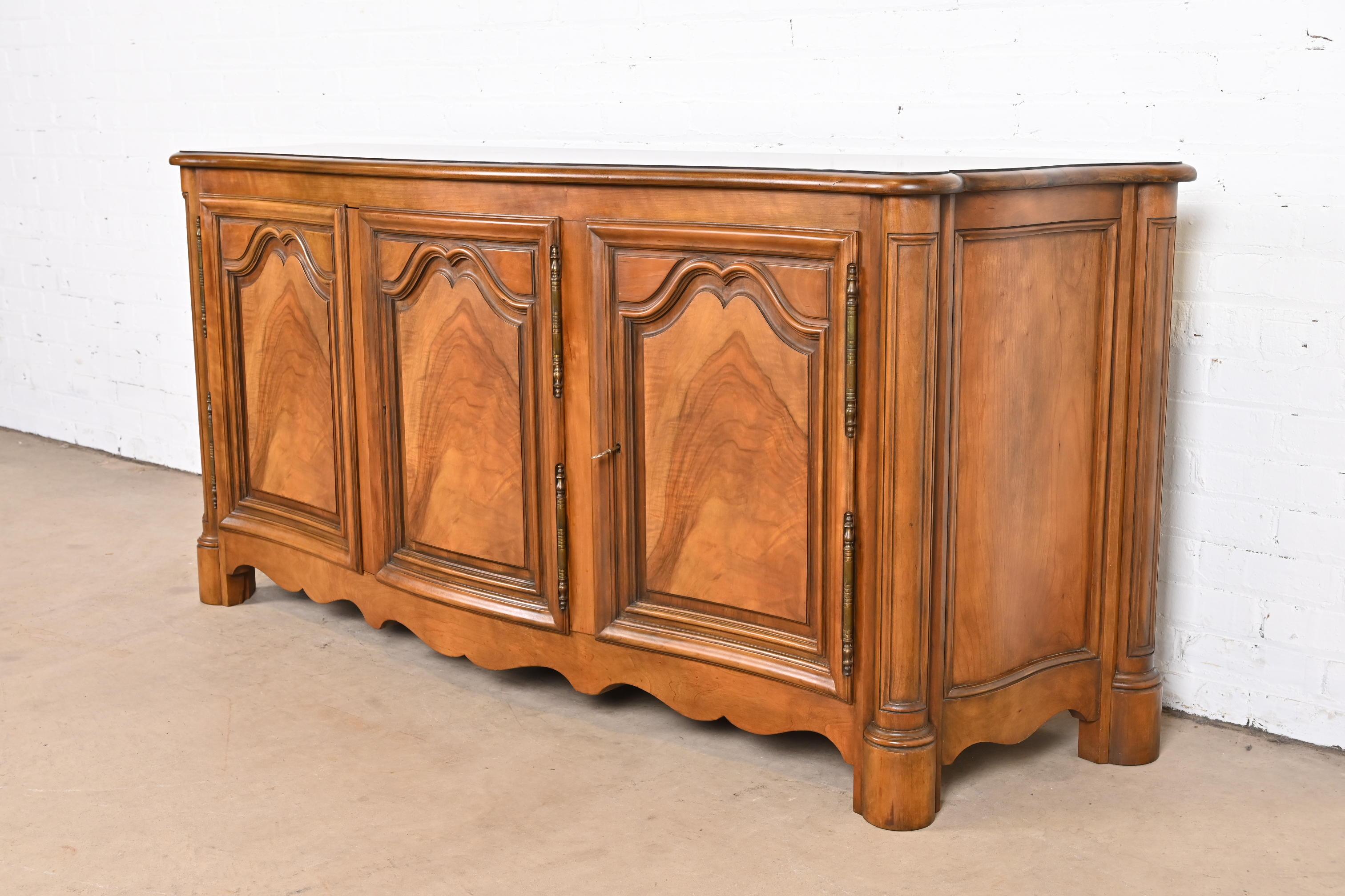 Baker Furniture French Provincial Burled Walnut Sideboard or Bar Cabinet In Good Condition For Sale In South Bend, IN