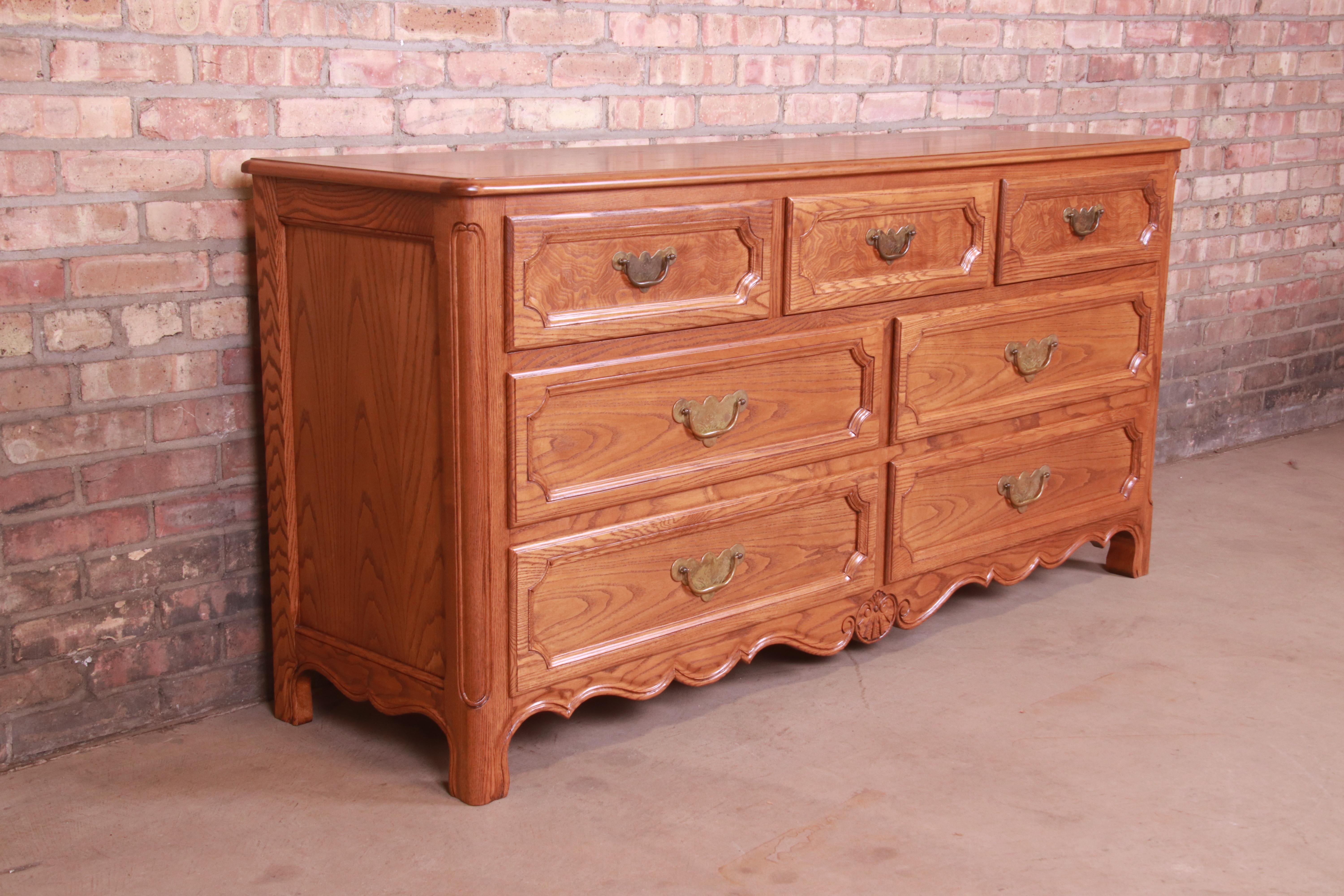 Baker Furniture French Provincial Carved Oak and Burl Wood Dresser, Refinished In Good Condition For Sale In South Bend, IN