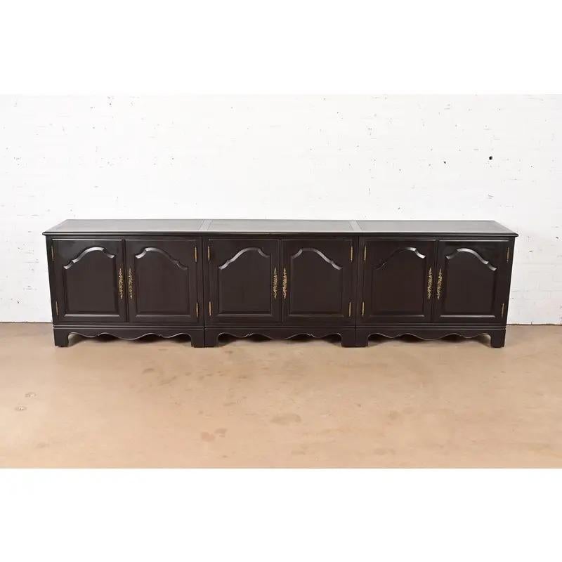 Louis XV Baker Furniture French Provincial Ebonized Sideboard Credenza, Circa 1960s For Sale