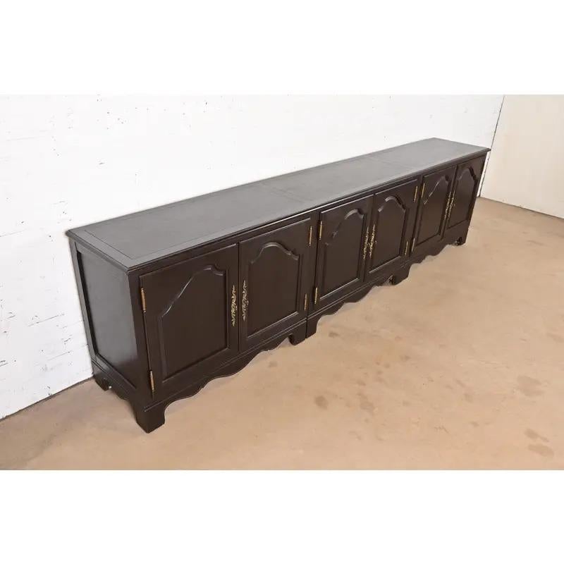Baker Furniture French Provincial Ebonized Sideboard Credenza, Circa 1960s In Good Condition For Sale In South Bend, IN