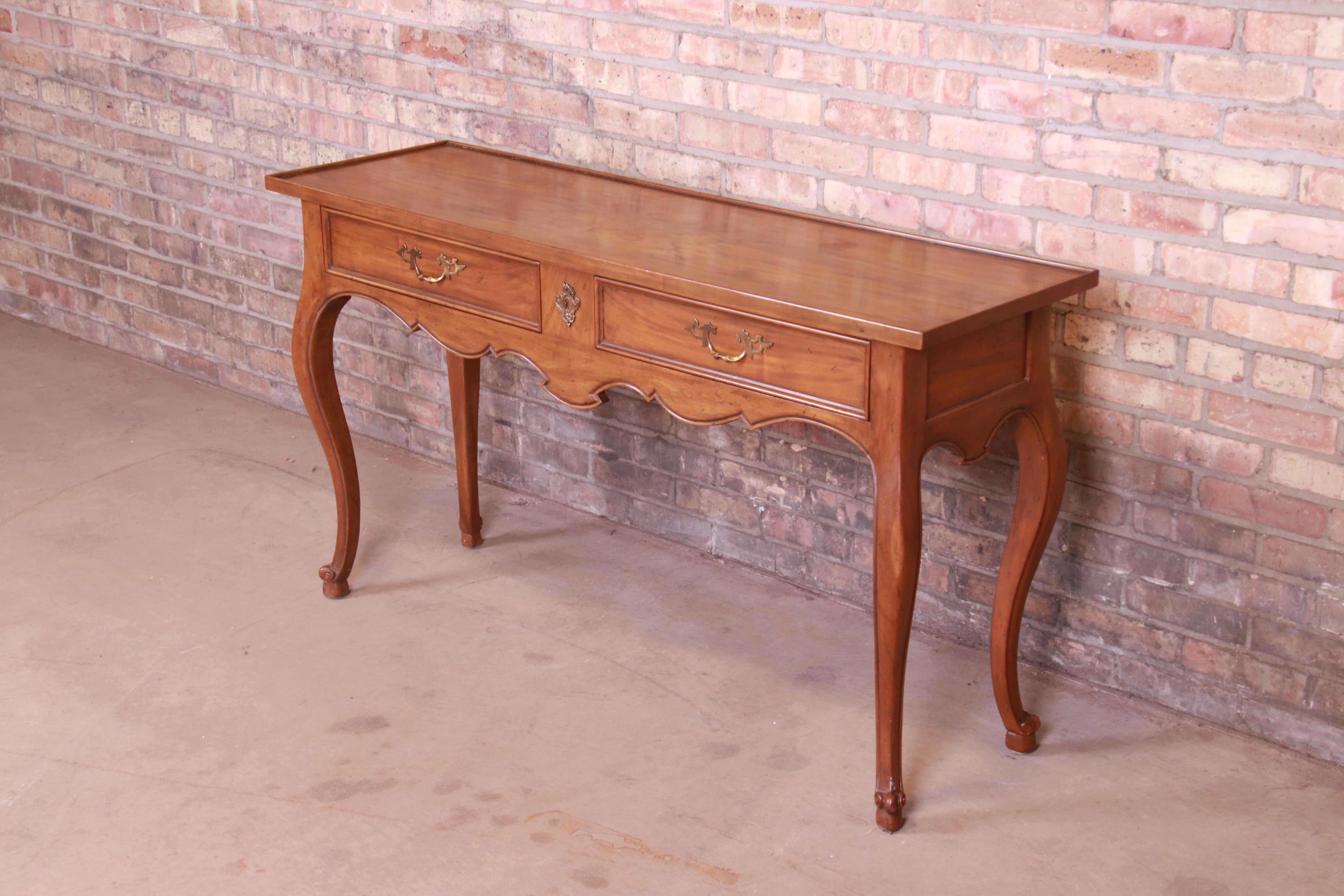Baker Furniture French Provincial Louis XV Burled Walnut Console Table In Good Condition In South Bend, IN