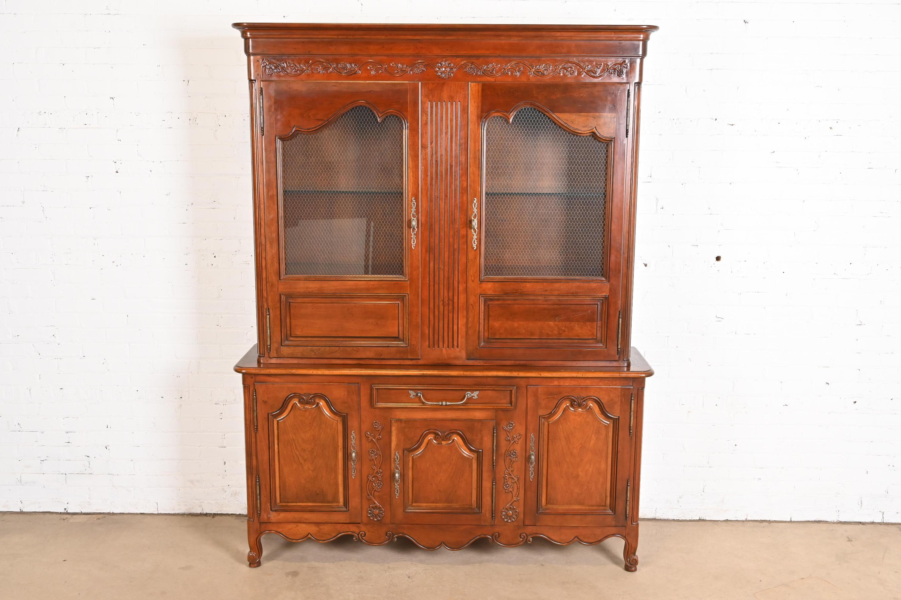 American Baker Furniture French Provincial Louis XV Carved Cherry Wood Lighted Bookcase For Sale