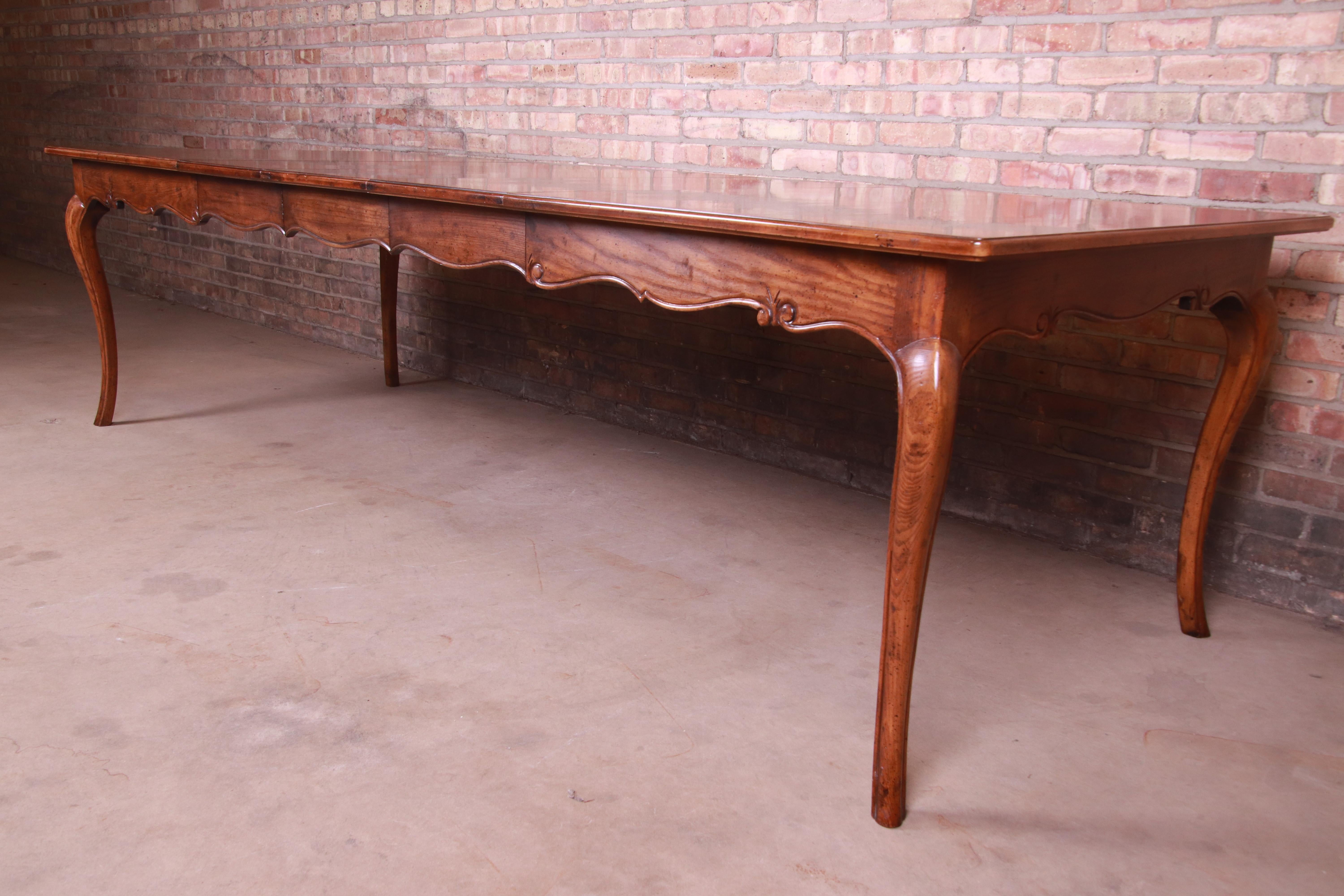 Baker Furniture French Provincial Louis XV Carved Oak Extension Dining Table In Good Condition In South Bend, IN