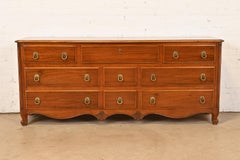 Baker Möbel Französisch Provincial Louis XV geschnitzt Nussbaum und Wurzelholz Kommode