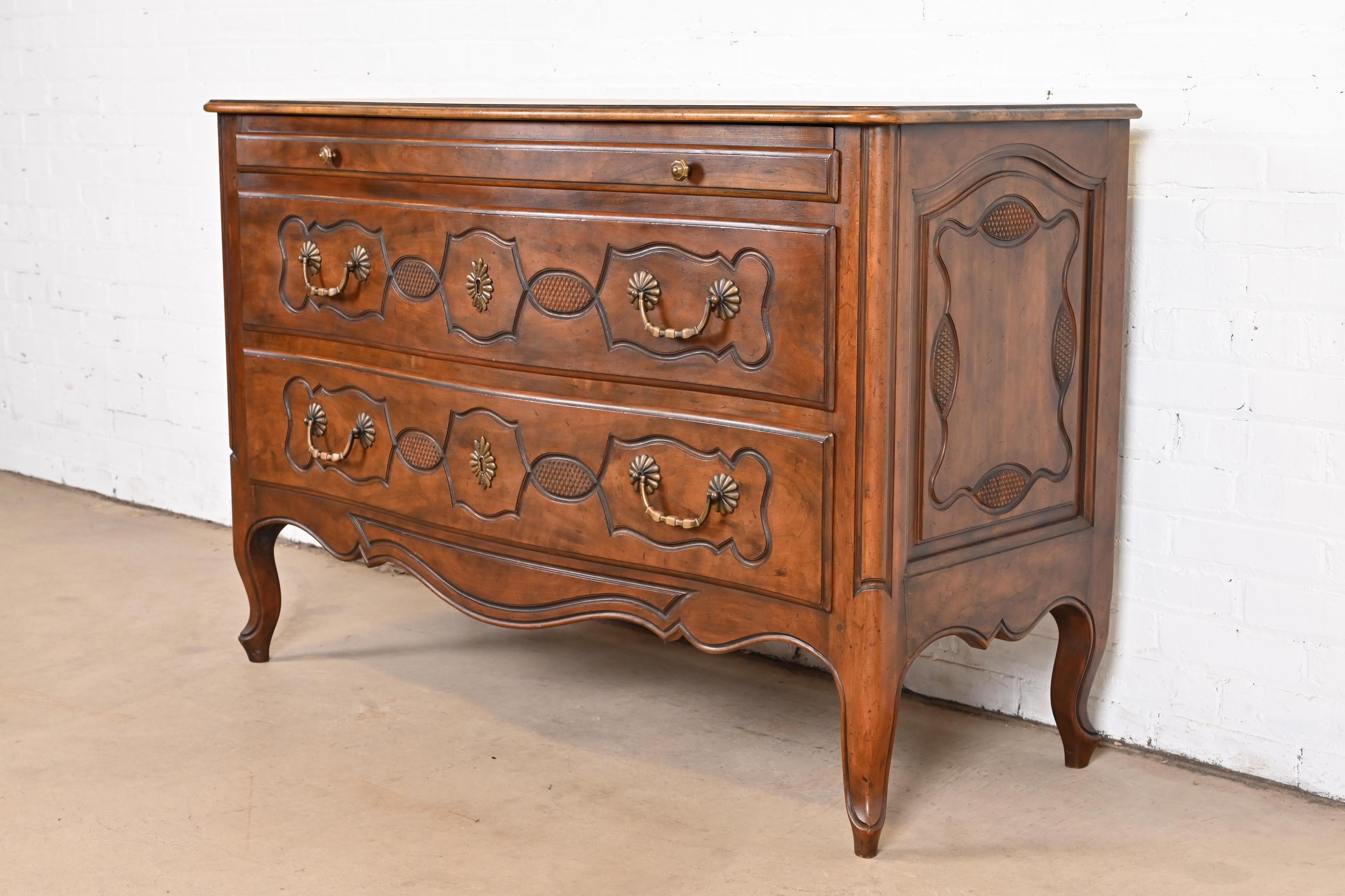 Baker Furniture French Provincial Louis XV Carved Walnut Chest of Drawers In Good Condition In South Bend, IN