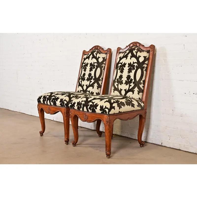 Baker Furniture French Provincial Louis XV Carved Walnut Dining Chairs, Pair In Good Condition For Sale In South Bend, IN