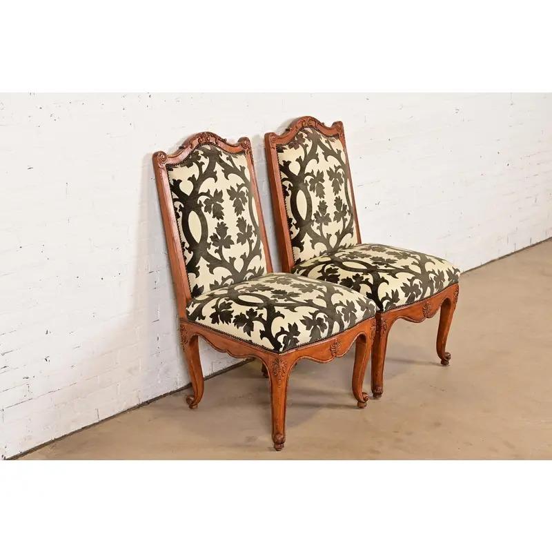 Late 20th Century Baker Furniture French Provincial Louis XV Carved Walnut Dining Chairs, Pair For Sale
