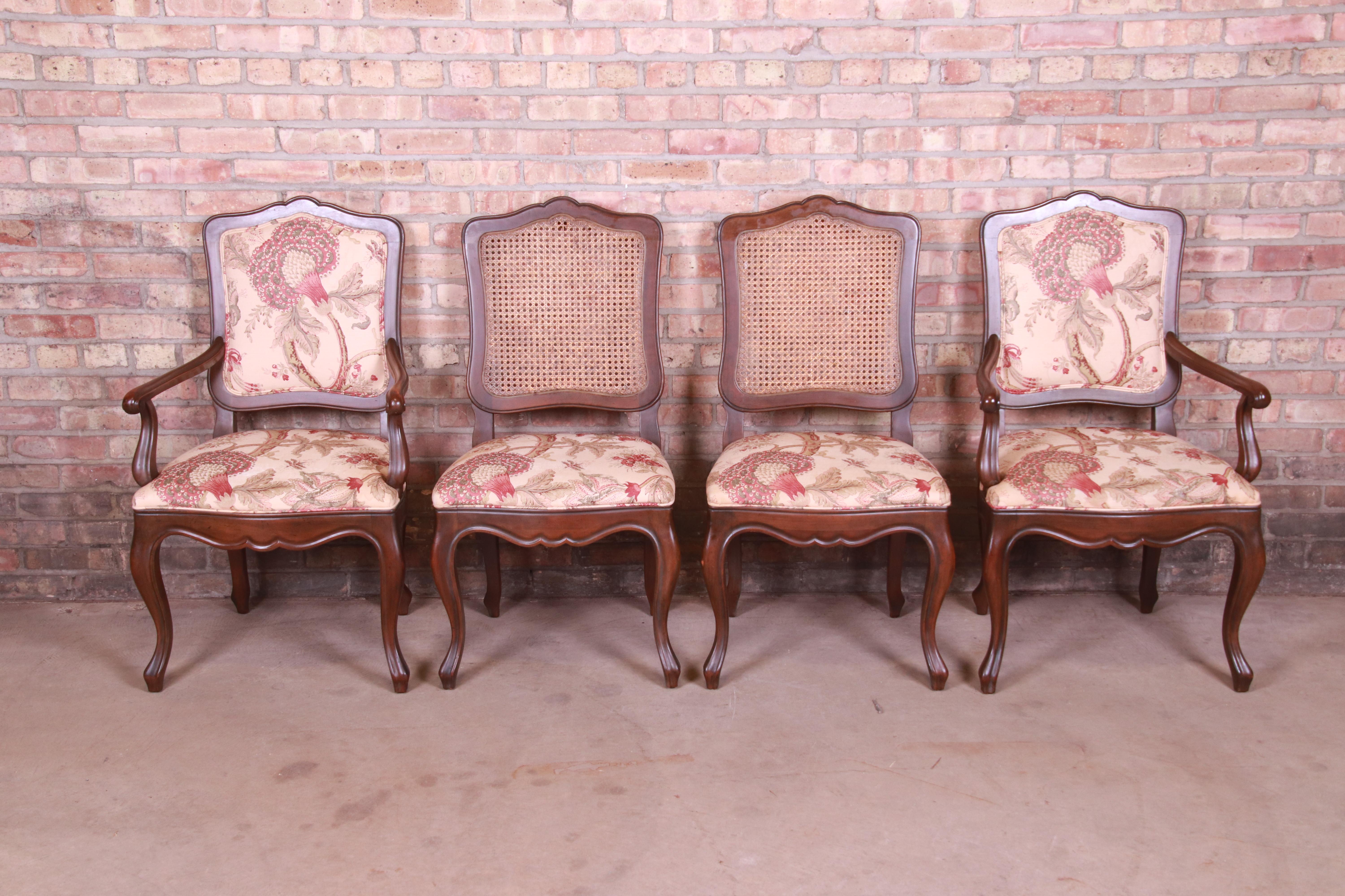 Baker Furniture French Provincial Louis XV Carved Walnut Dining Chairs, Set of 4 In Good Condition For Sale In South Bend, IN