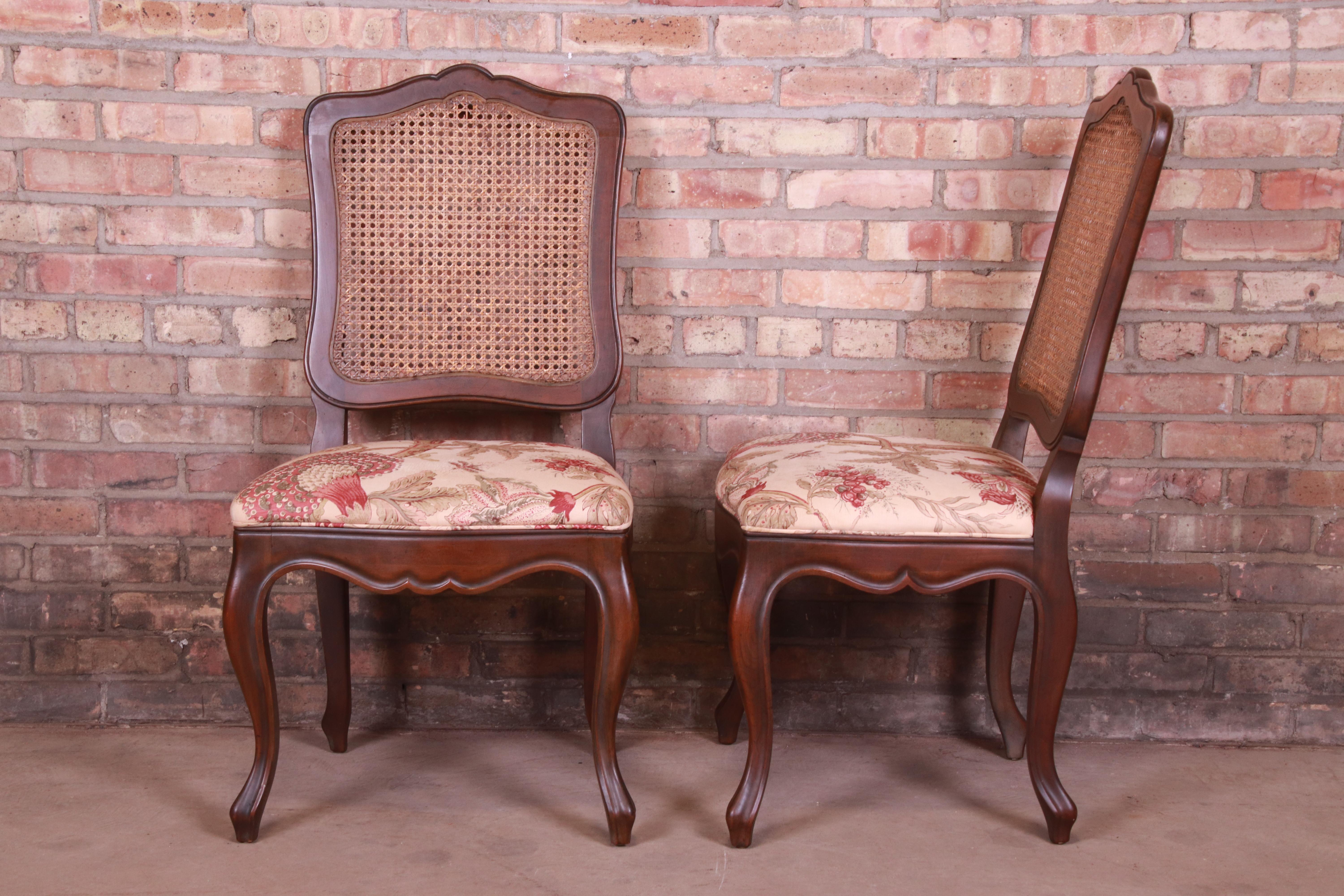 Baker Furniture French Provincial Louis XV Carved Walnut Dining Chairs, Set of 4 For Sale 3