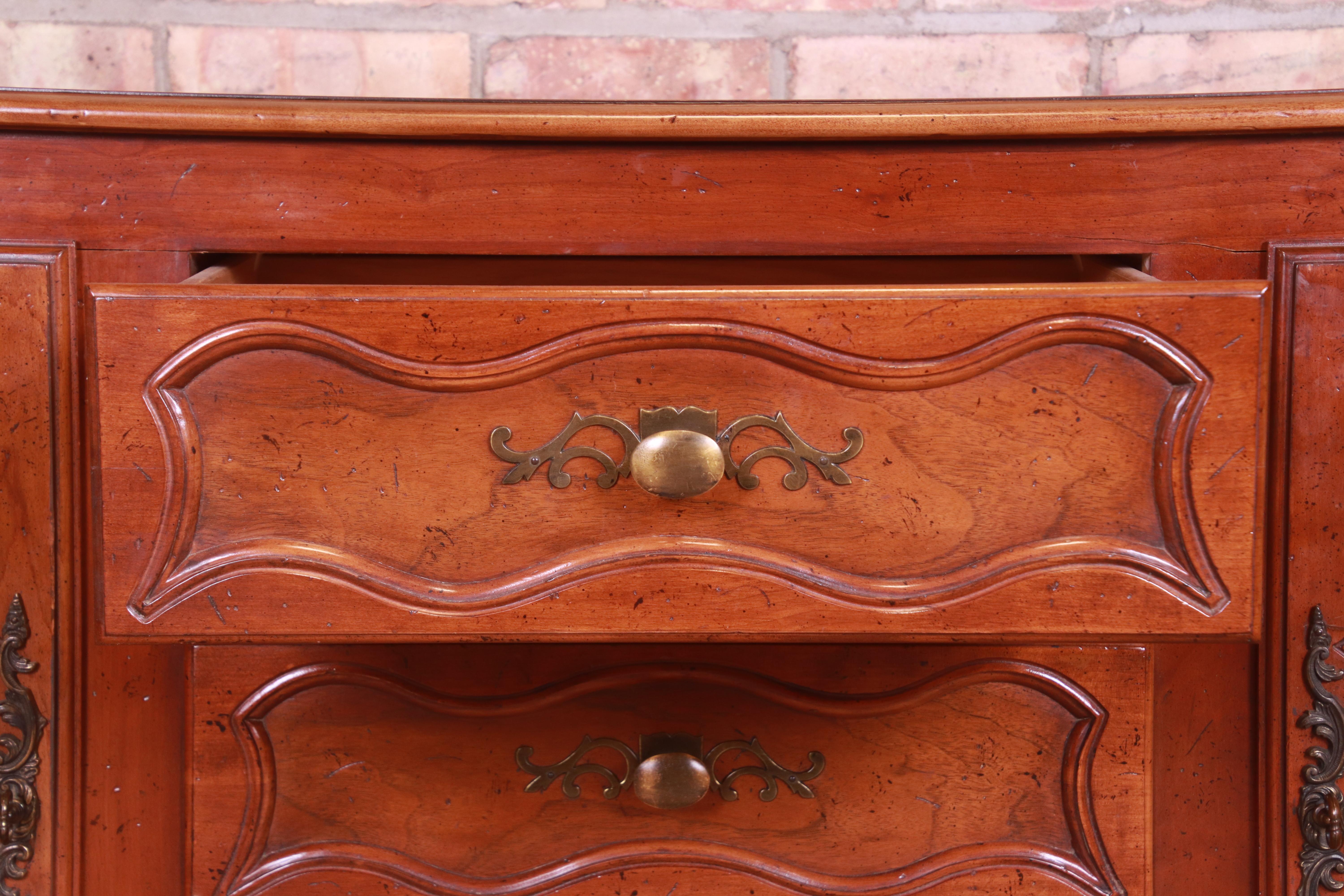 Baker Furniture French Provincial Louis XV Carved Walnut Sideboard, circa 1960s For Sale 4