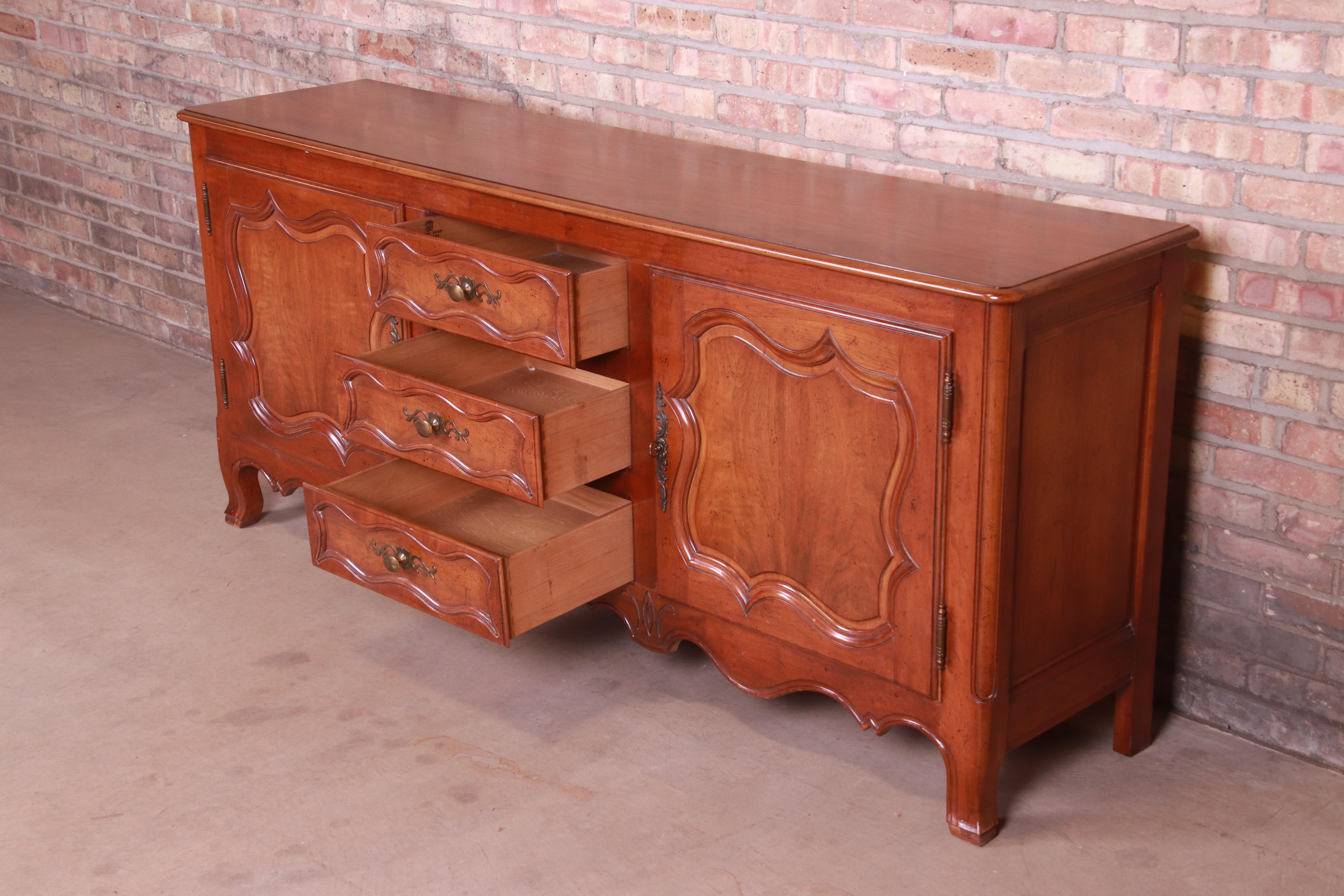 Baker Furniture French Provincial Louis XV Carved Walnut Sideboard, circa 1960s For Sale 2