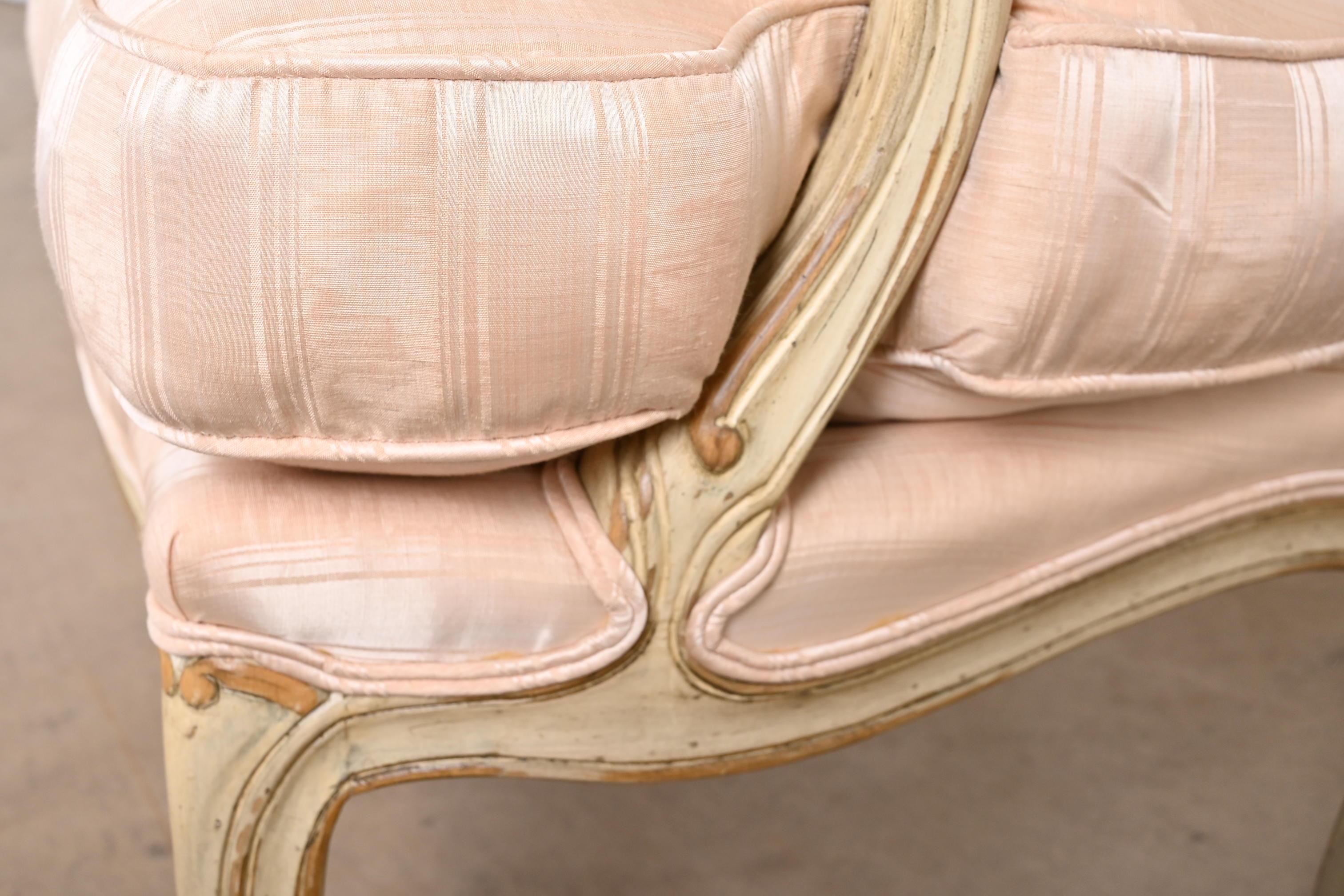 Paire de fauteuils Louis XV de style provincial français, Baker Furniture en vente 9