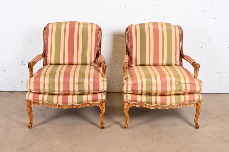 Baker Furniture French Provincial Louis XV Fauteuils, Pair In Good Condition In South Bend, IN