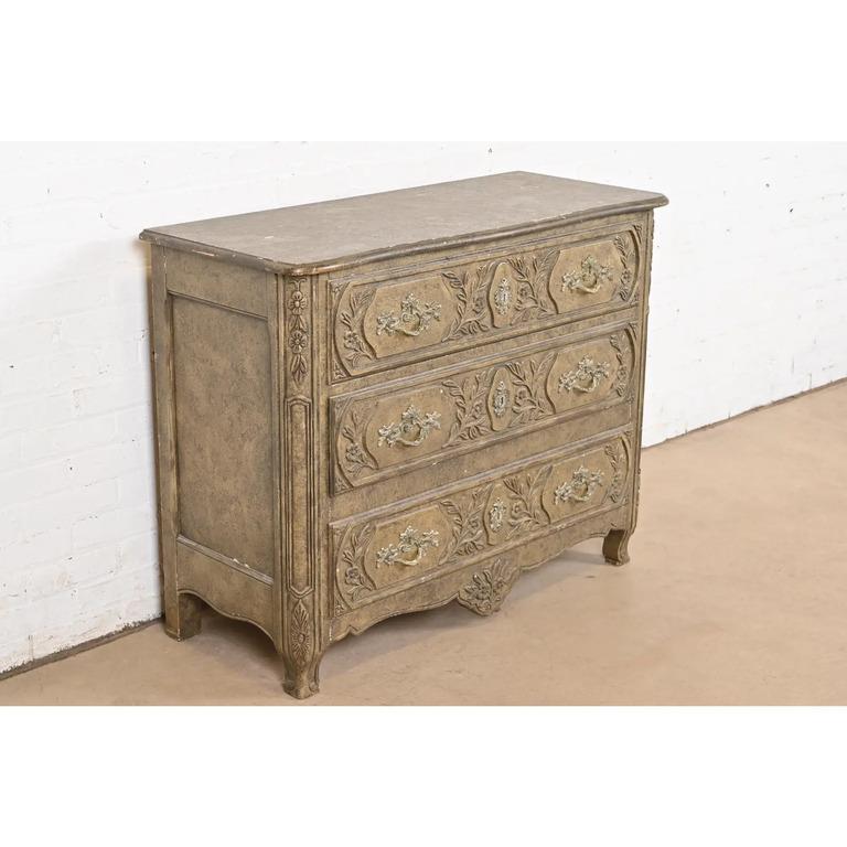 Baker Furniture commode ou commode provinciale française laquée Louis XV Bon état - En vente à South Bend, IN