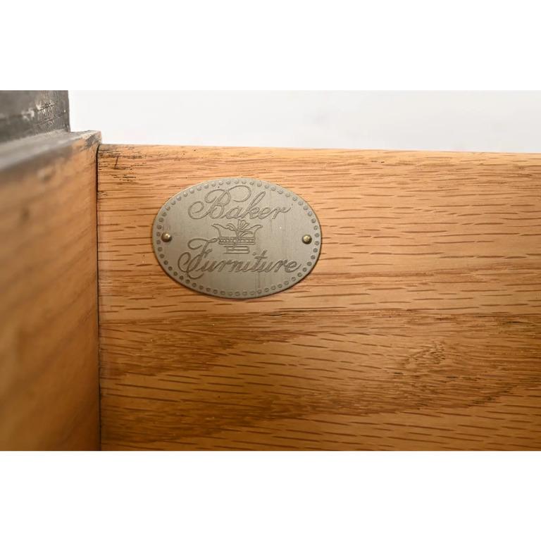 Baker Furniture commode ou commode provinciale française laquée Louis XV en vente 1