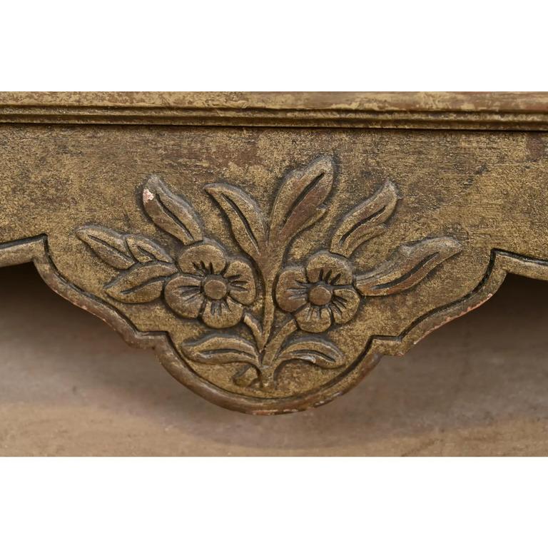 Baker Furniture commode ou commode provinciale française laquée Louis XV en vente 2