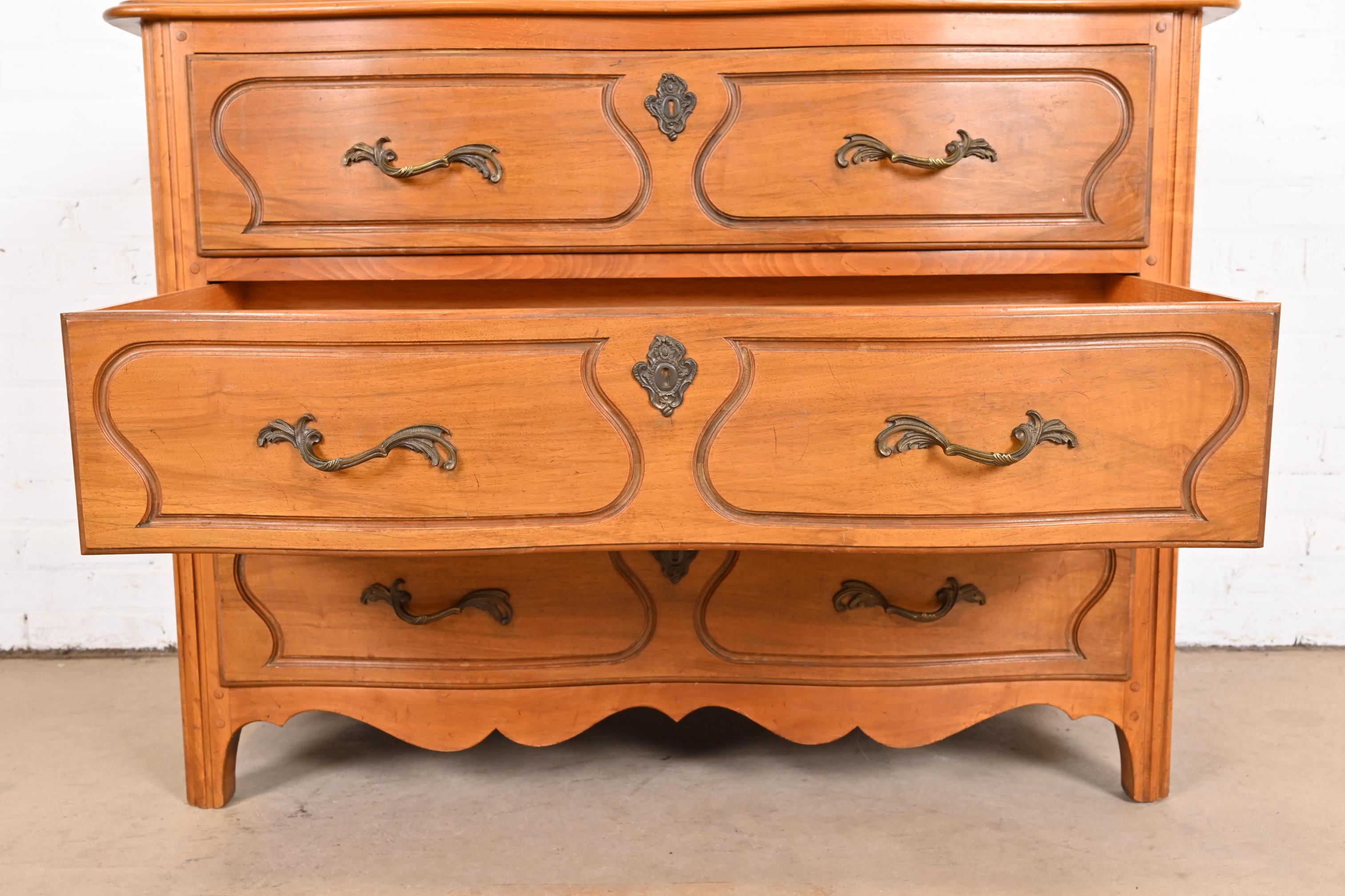 Baker Furniture French Provincial Louis XV Maple Chest of Drawers, circa 1940s For Sale 2