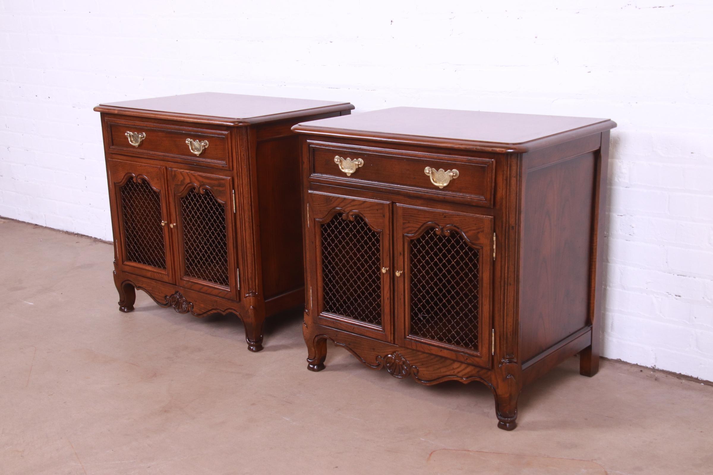 Brass Baker Furniture French Provincial Louis XV Oak and Burl Nightstands, Refinished For Sale