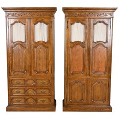 Baker Furniture Armadio provinciale francese Luigi XV in Oak Comò o stirapanni