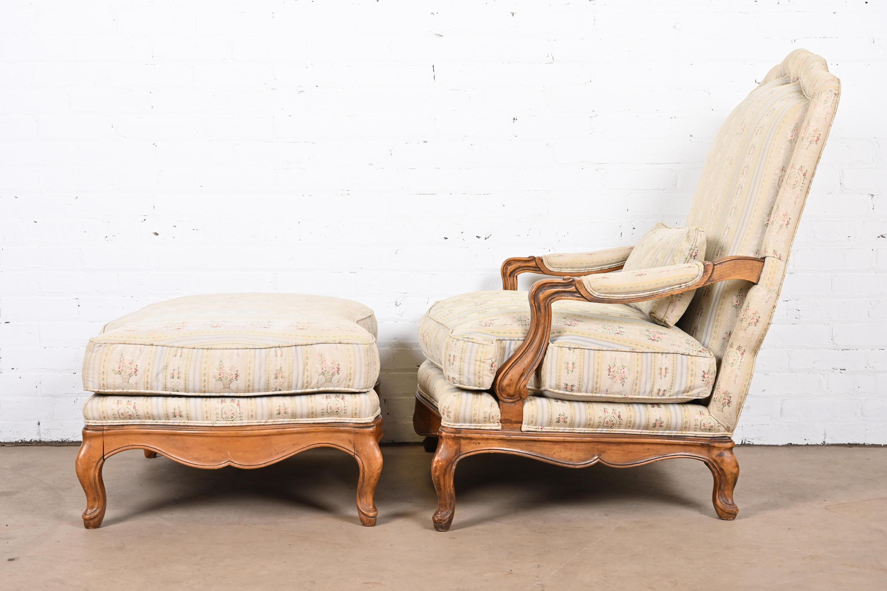 Baker Furniture French Provincial Louis XV Oversized Fauteuil and Ottoman For Sale 2